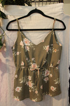 Size S Streetwear Society Green with Y Floral Design Cinch Tie Waist Spaghetti Strap Camisole