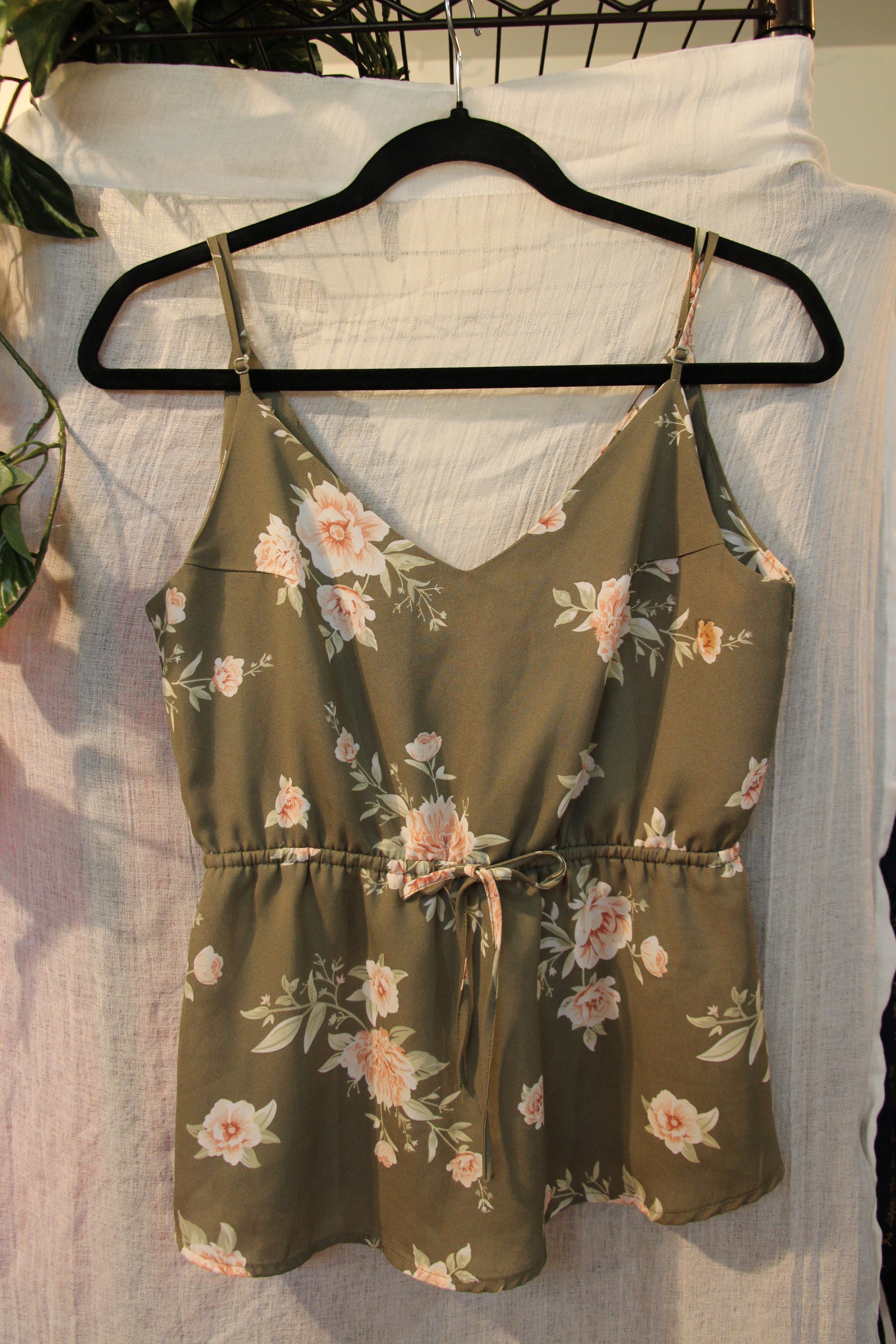 Size S Streetwear Society Green with Y Floral Design Cinch Tie Waist Spaghetti Strap Camisole