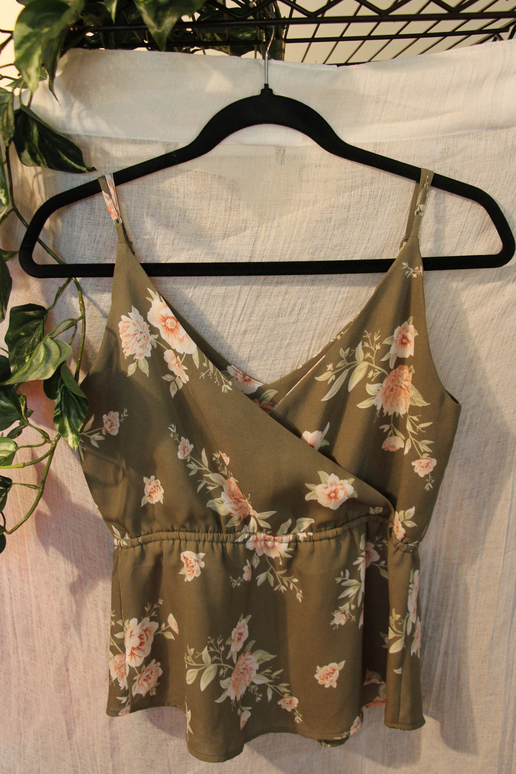 Size S Streetwear Society Green with Y Floral Design Cinch Tie Waist Spaghetti Strap Camisole