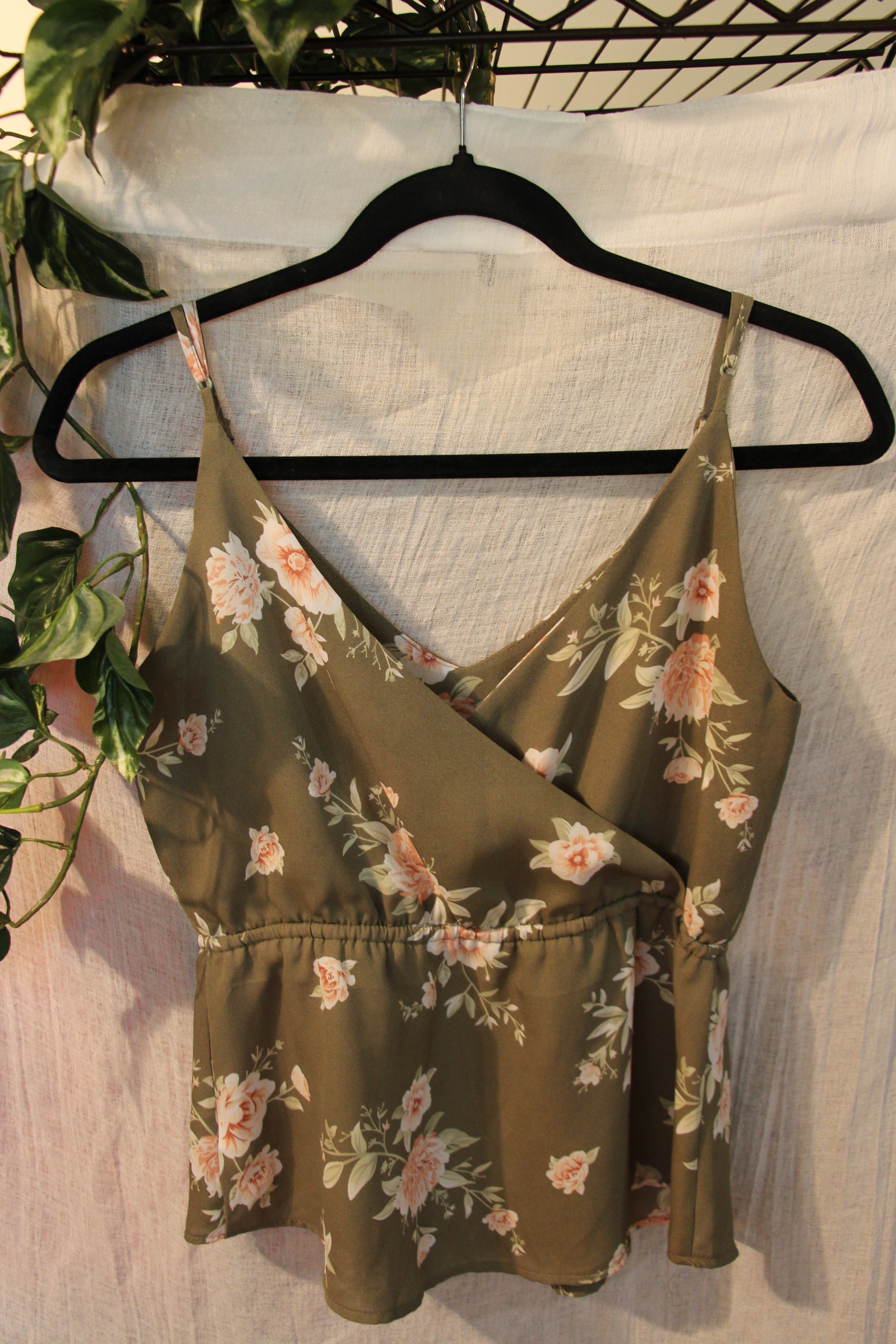 Size S Streetwear Society Green with Y Floral Design Cinch Tie Waist Spaghetti Strap Camisole