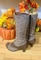 NEOSENS BOOTS - Consigned with VARDO Vintage & Valuables vvvardo.ca