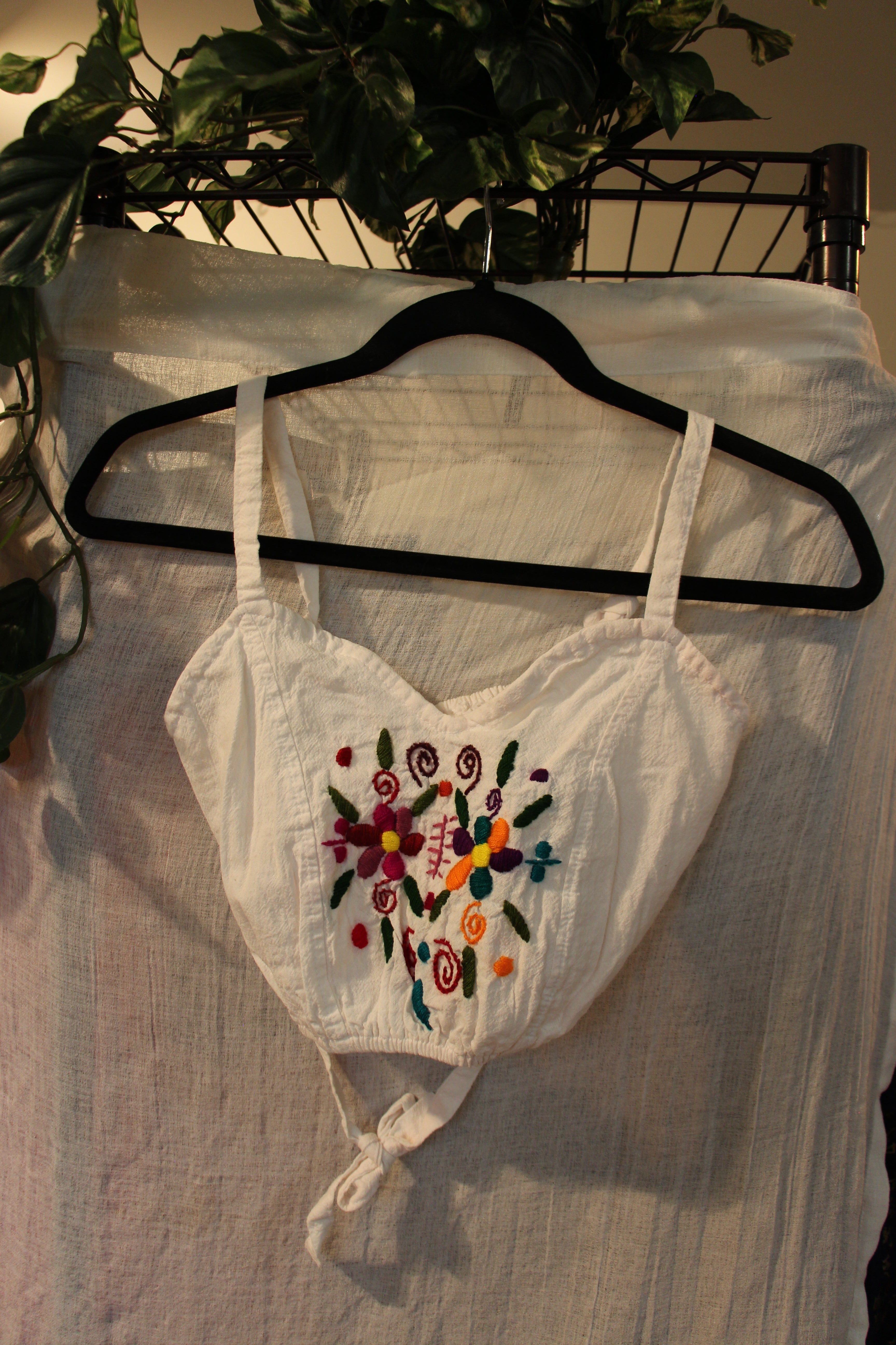 Size XS/S White Floral Embroidery Spaghetti Strap Bodice