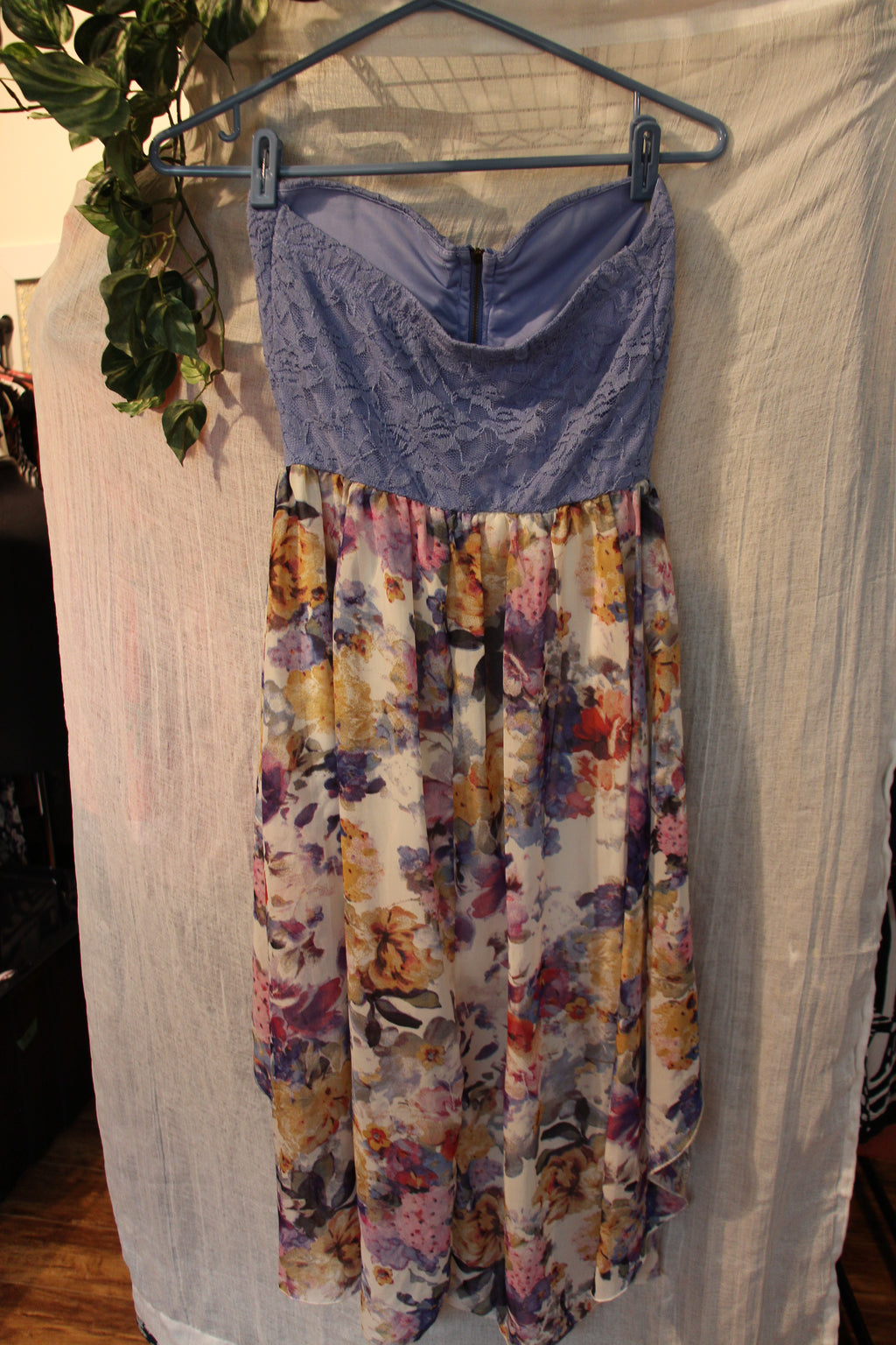 Size M Seductions Lavender Lace Strapless Bodice and Floral Skirt Dress 