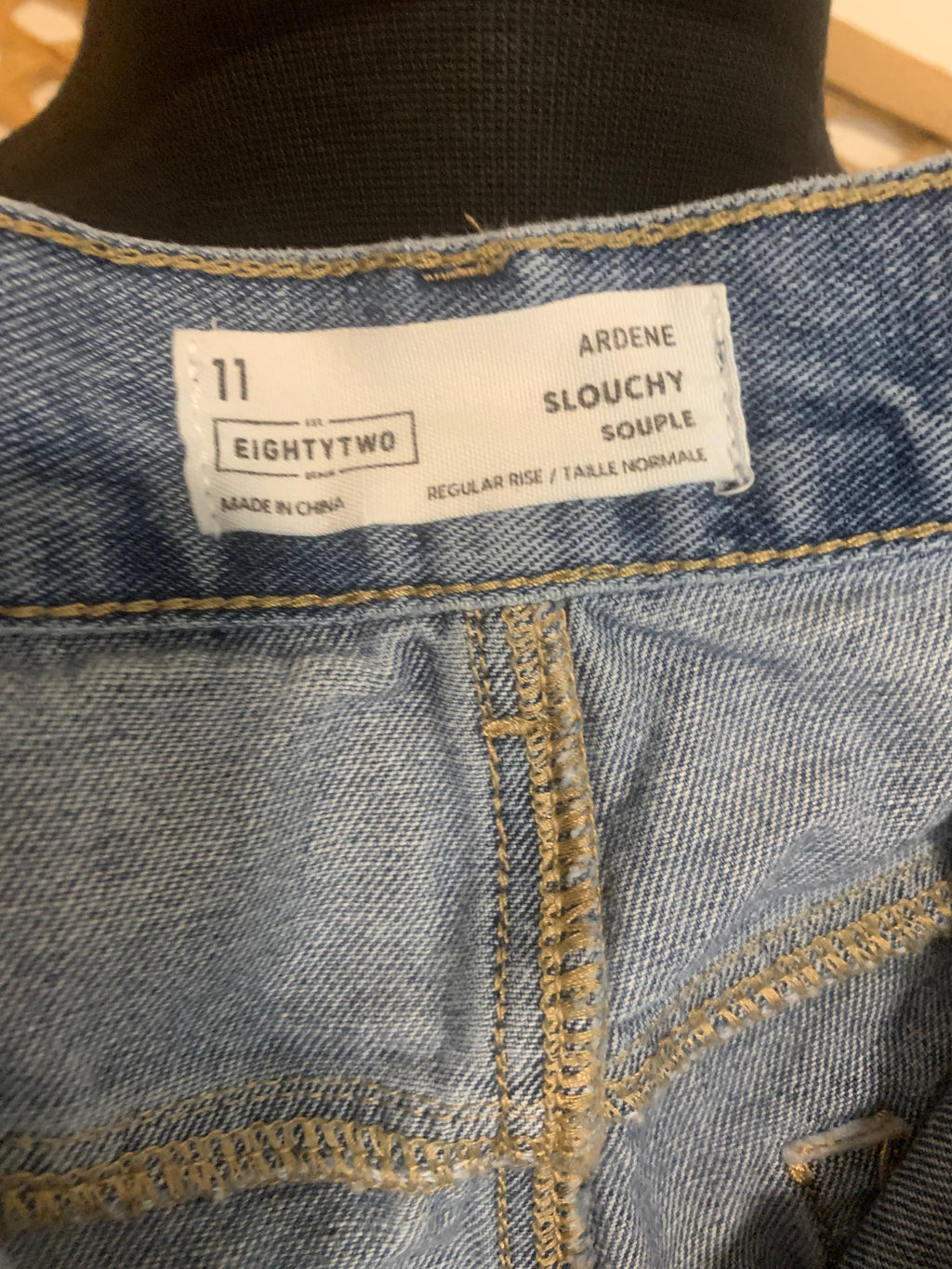 ARDENE SLOUCHY EIGHTYTWO DISTRESSED JEANS - Consigned with VARDO Vintage & Valuables vvvardo.ca