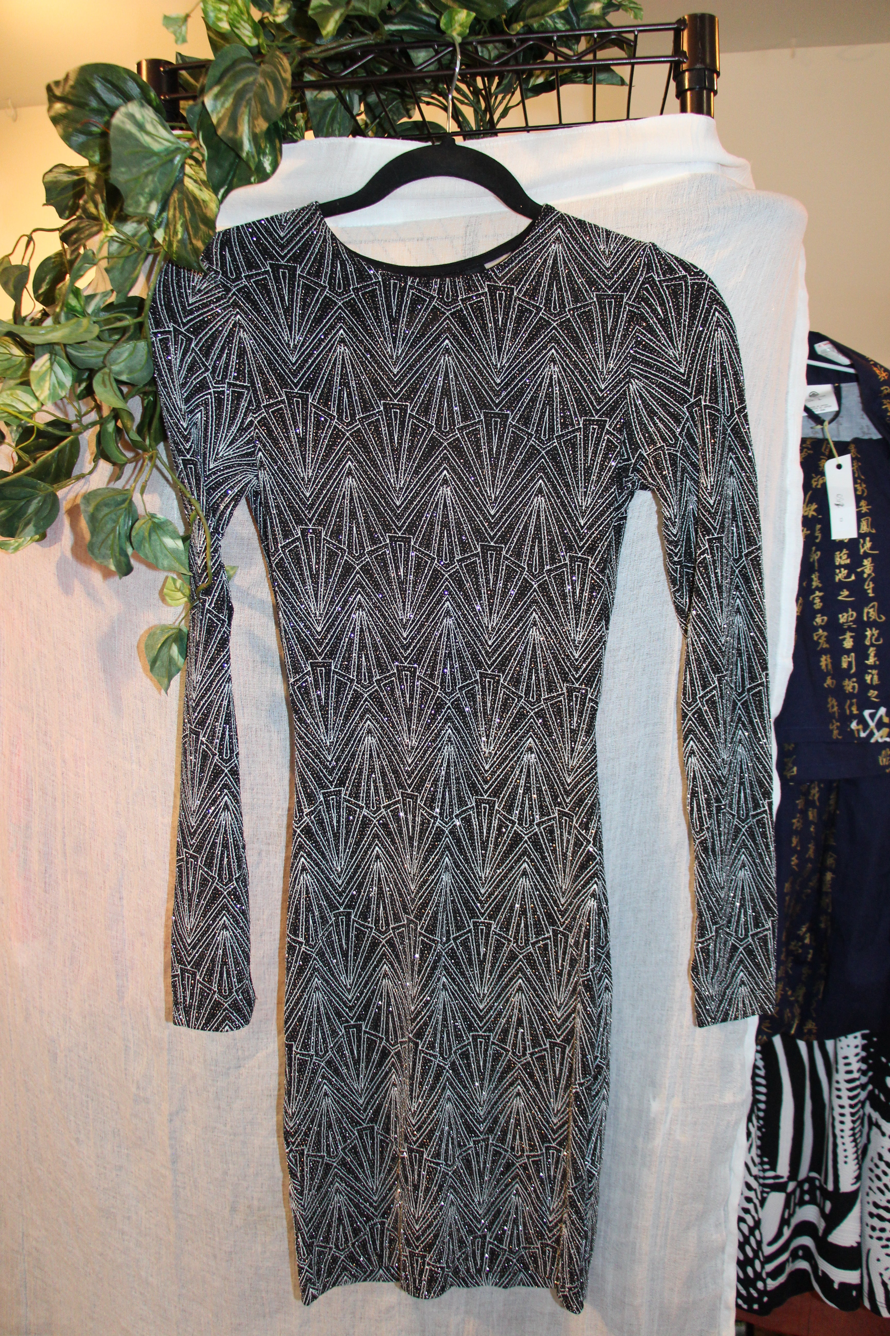 Size 0 H&M Divided Sparkle Geo Design Fitted Long Sleeve Black Party Dress