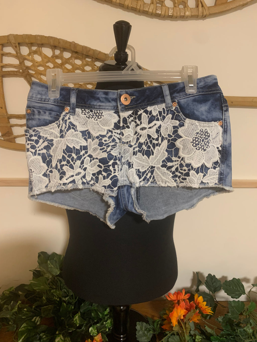 PARISIAN COLLECTION SPECIAL DENIM PRODUCTS HOTPANTS- Consigned with VARDO Vintage & Valuables vvvardo.ca