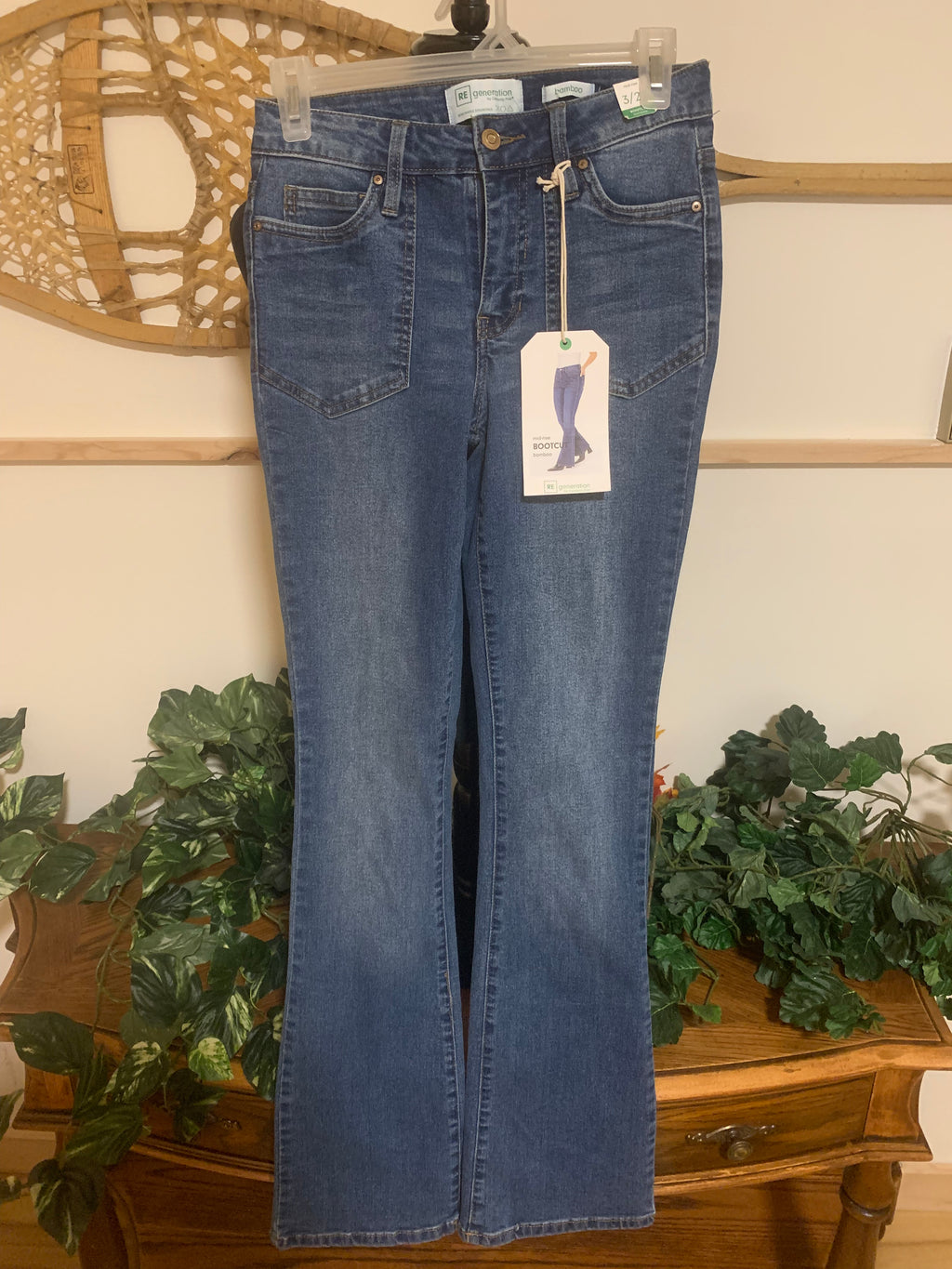 RE GENERATION BY CELEBRITY PINK BAMBOO BOOTCUT JEANS - Consigned with VARDO Vintage & Valuables vvvardo.ca