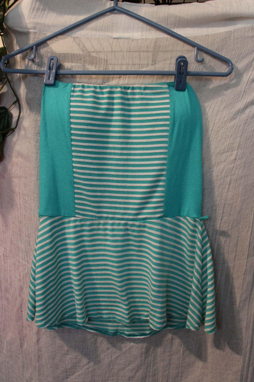 Size M Gilli USA Rayon Blend Turquoise Striped Halter Top