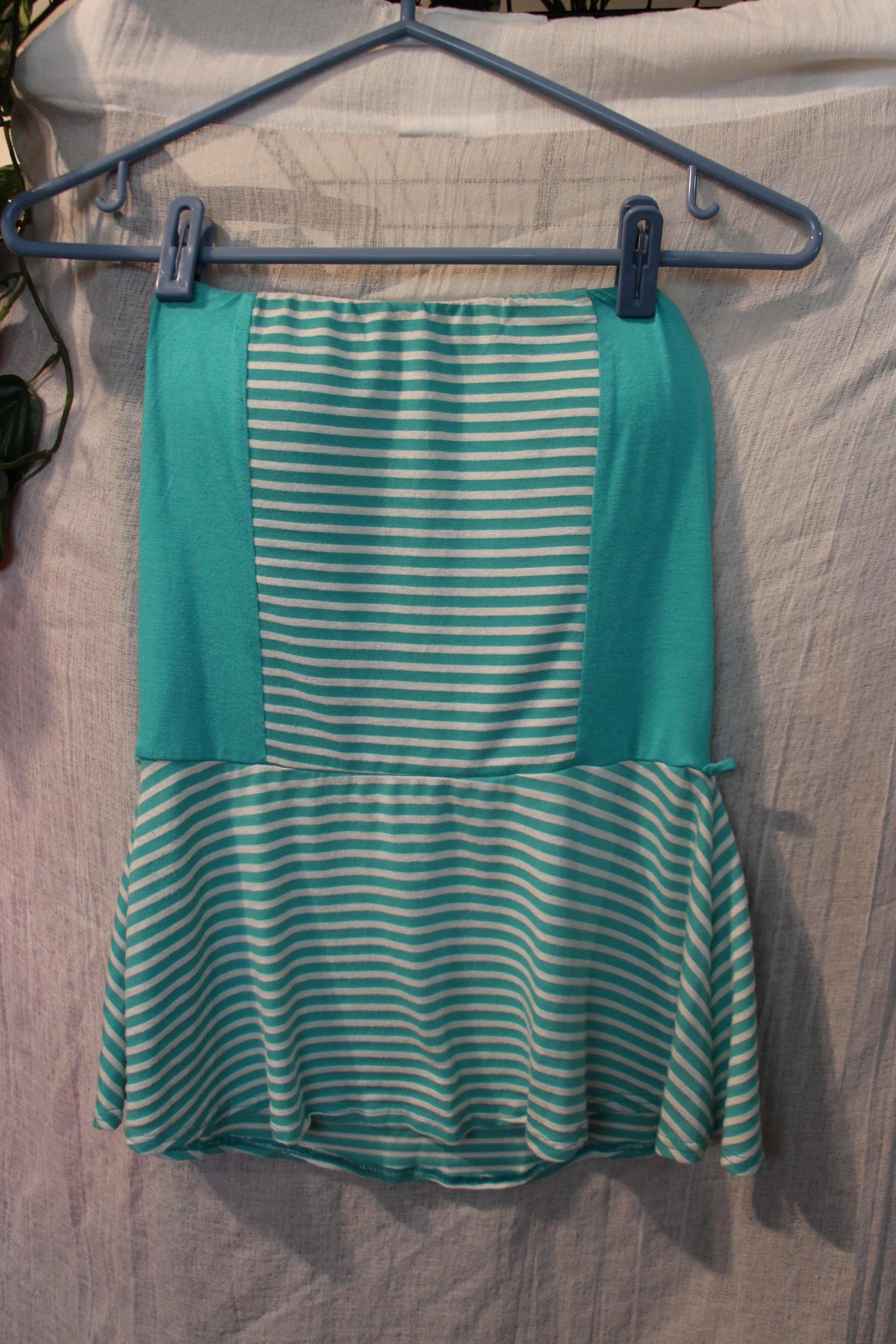 Size M Gilli USA Rayon Blend Turquoise Striped Halter Top
