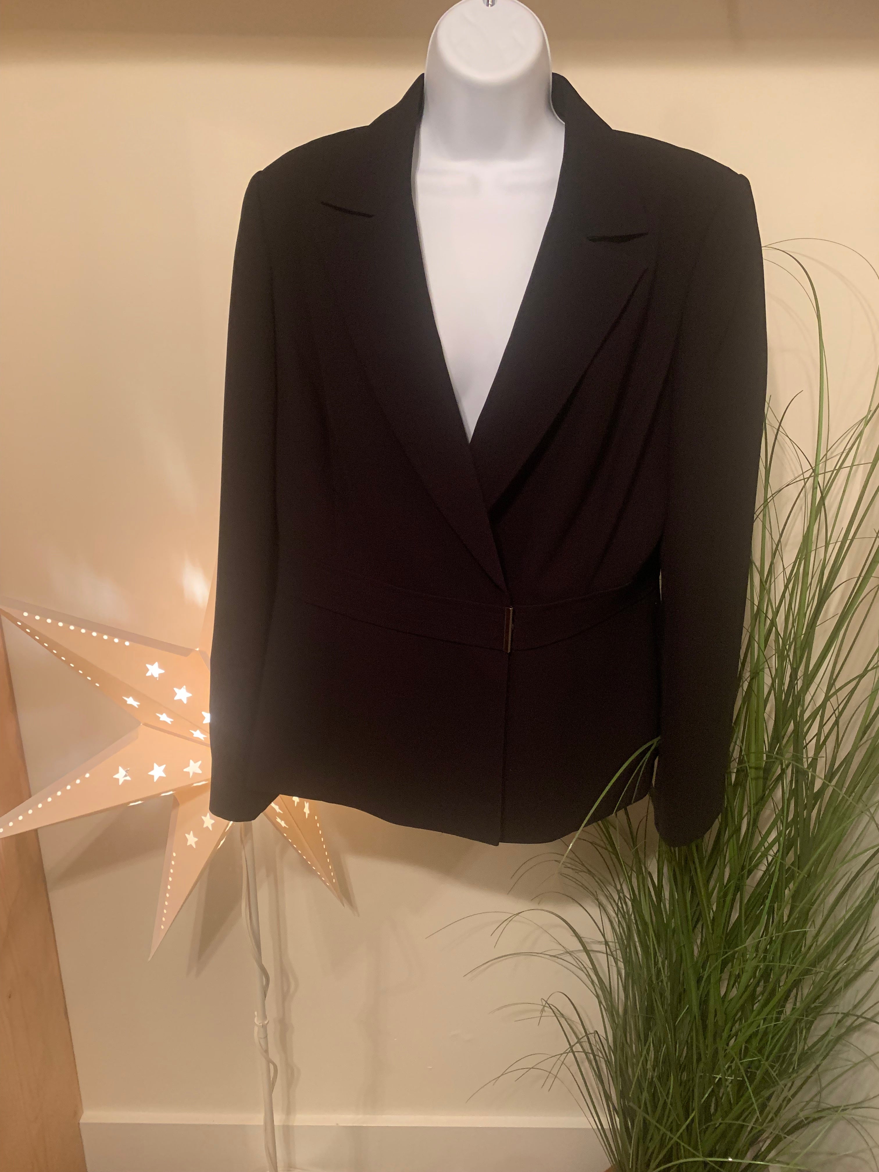 LIZ CLAIBORNE SUITS BLAZER - Consigned with VARDO Vintage & Valuables vvvardo.ca