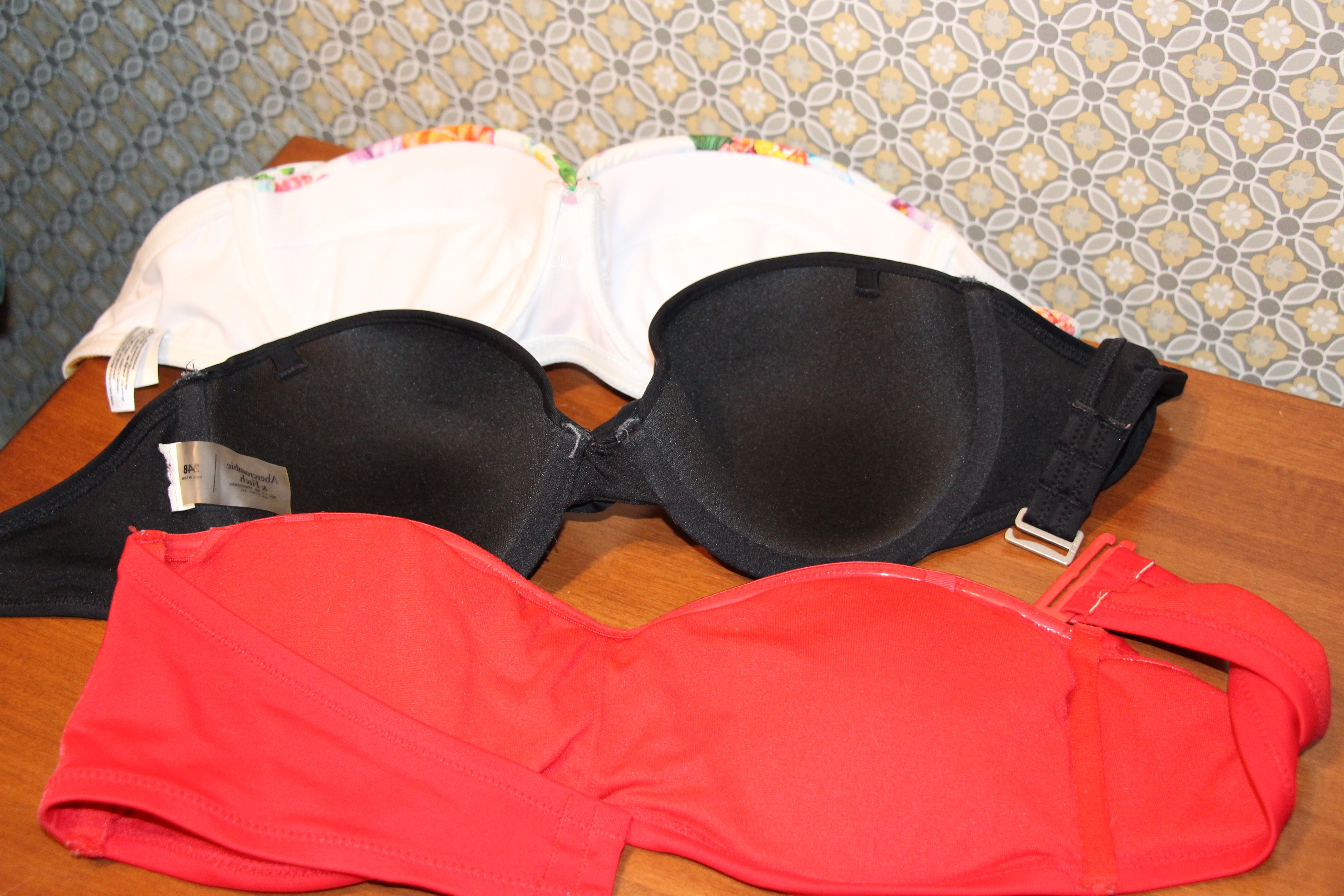 Size 34C Red Strapless Back Closure Bikini Top Consingment
