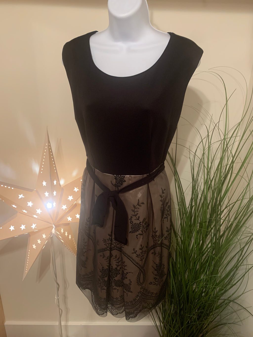 ATTITUDE DRESS - Consigned with VARDO Vintage & Valuables vvvardo.ca