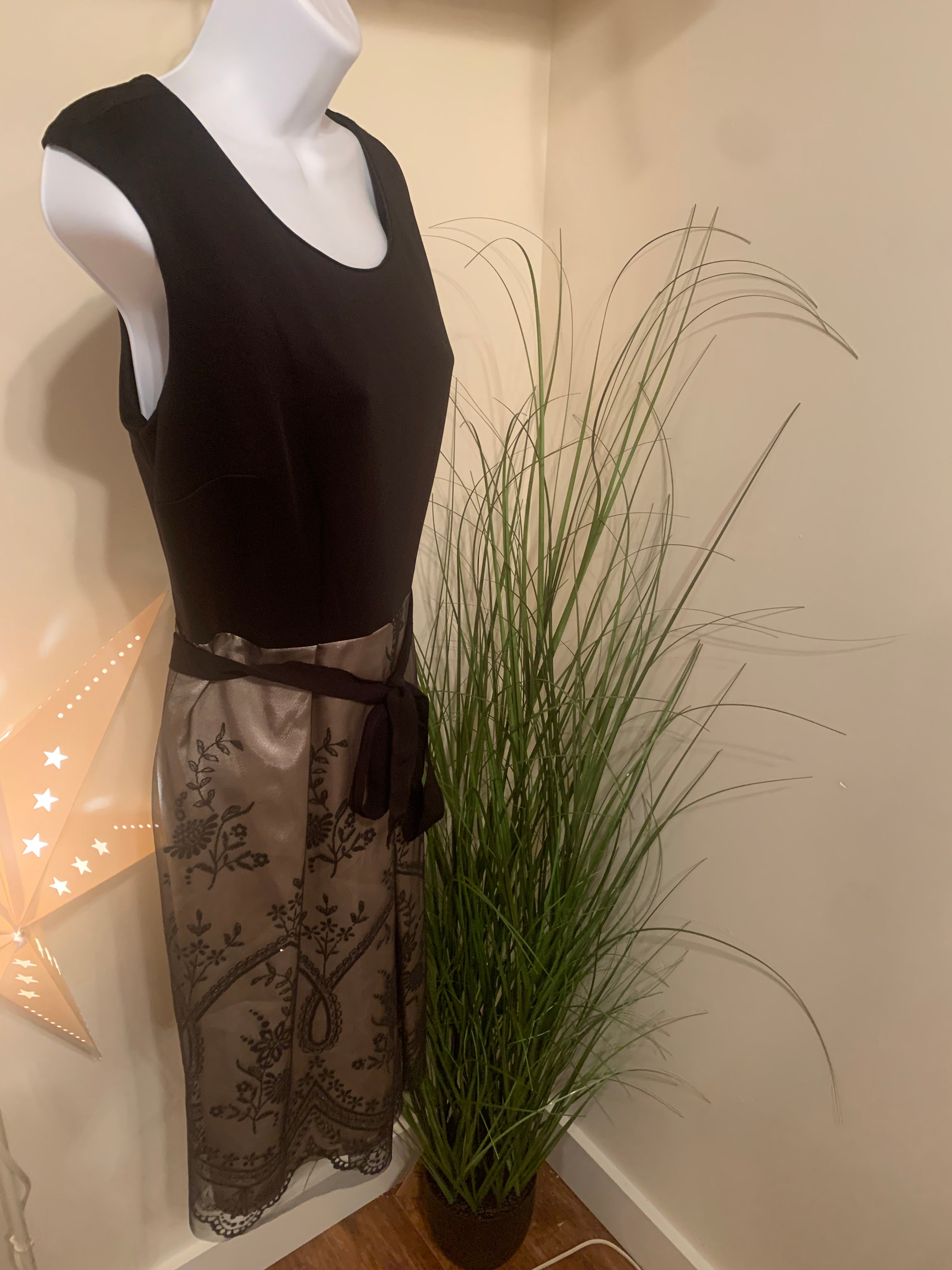 ATTITUDE DRESS - Consigned with VARDO Vintage & Valuables vvvardo.ca