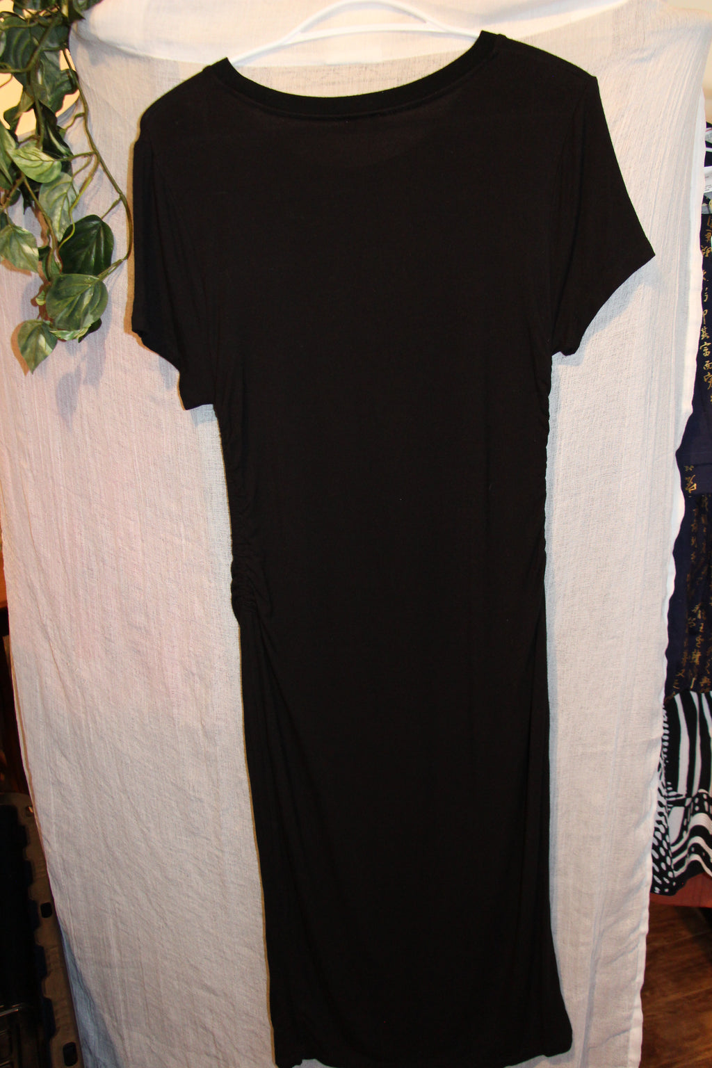Size S Kismet 95% Rayon Fitted Short Sleeve Black Dress