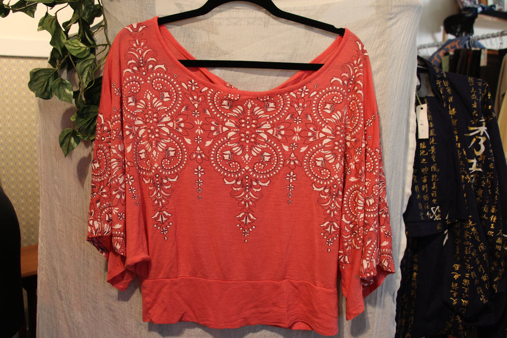 Size L Batwing Boho Pink Crop Top Consignment