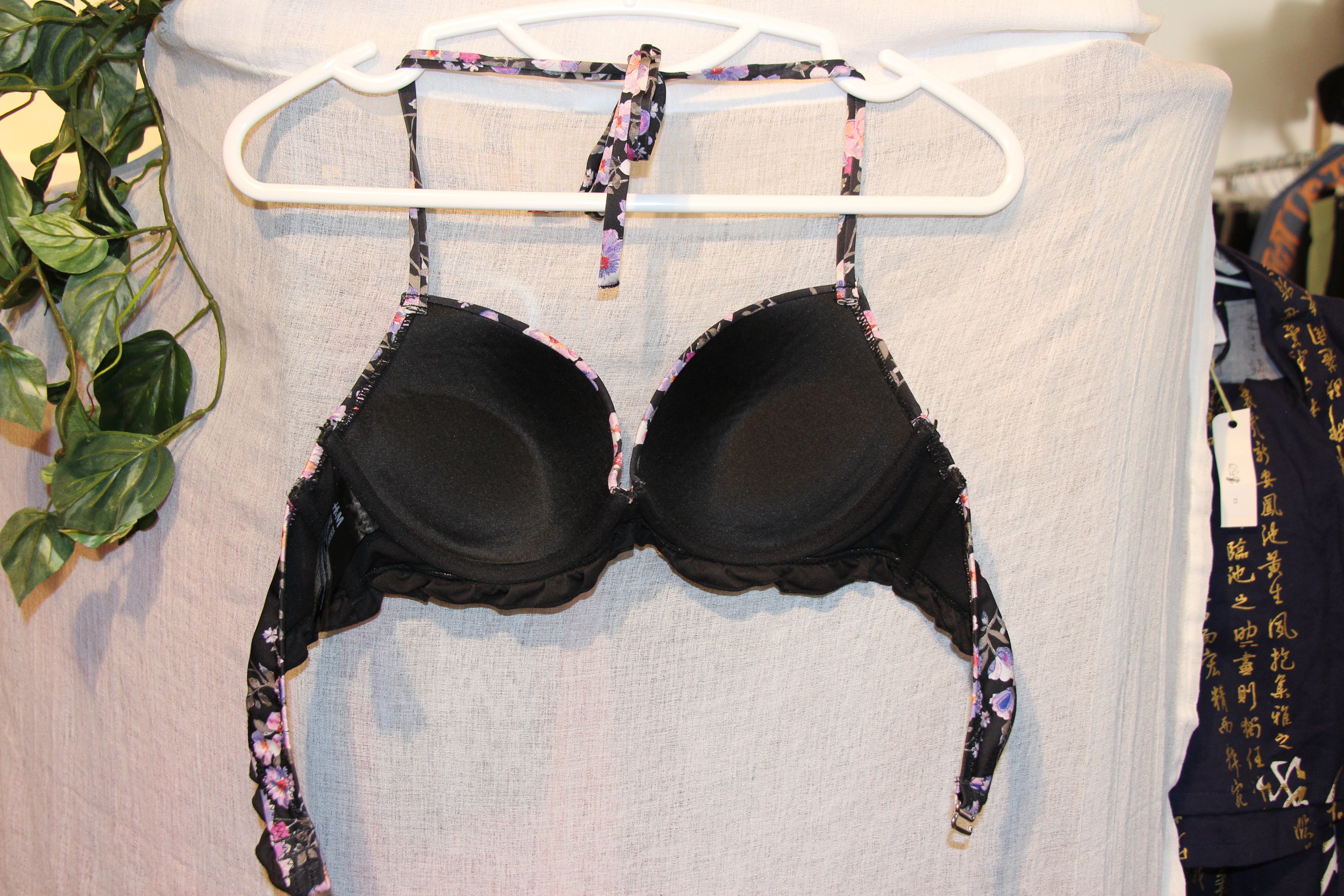 Size 34C H&M Floral Print Ruffle Trim Bikini Top