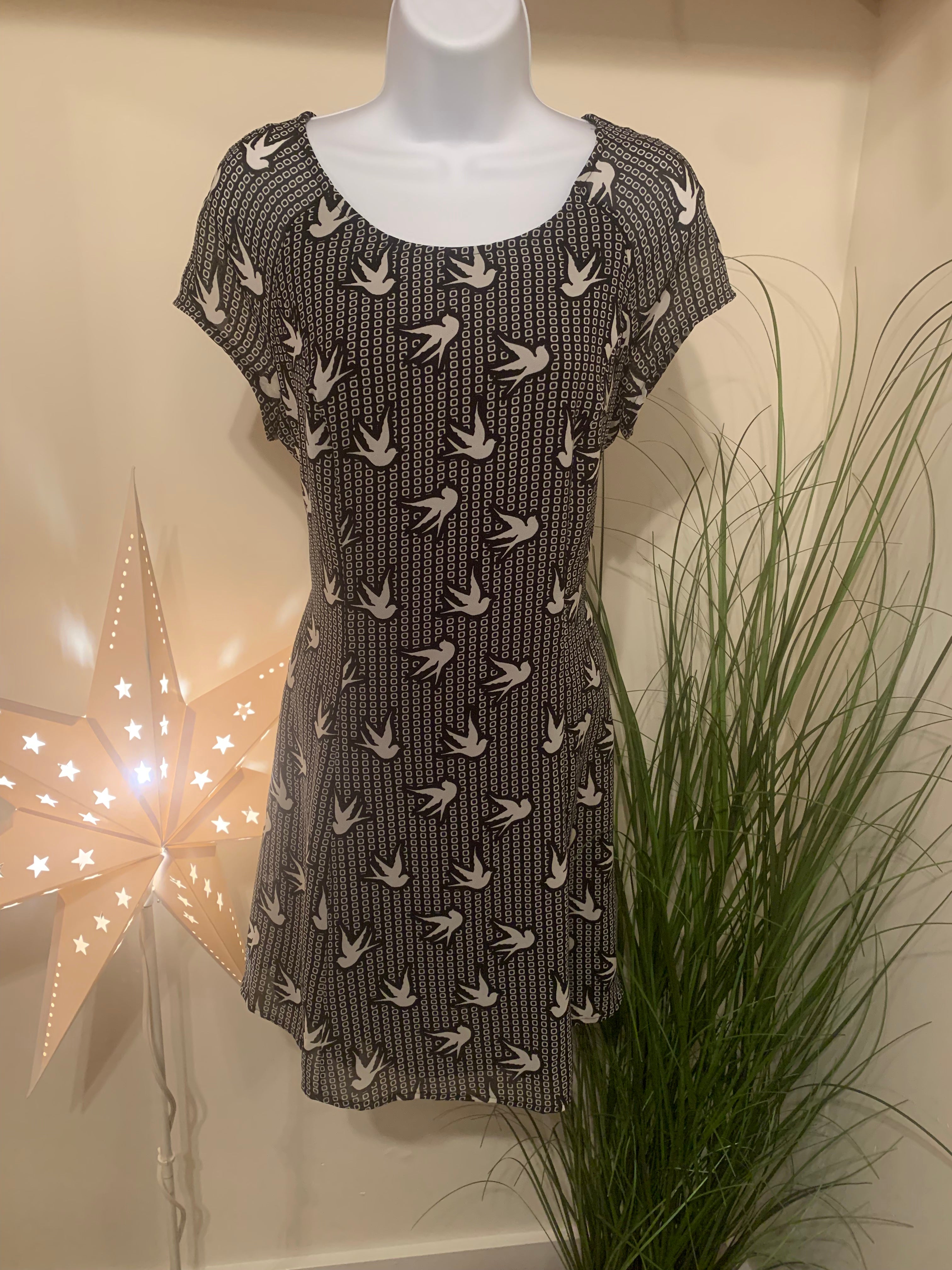 DIVIDEND BY H&M DRESS - Consigned with VARDO Vintage & Valuables vvvardo.ca