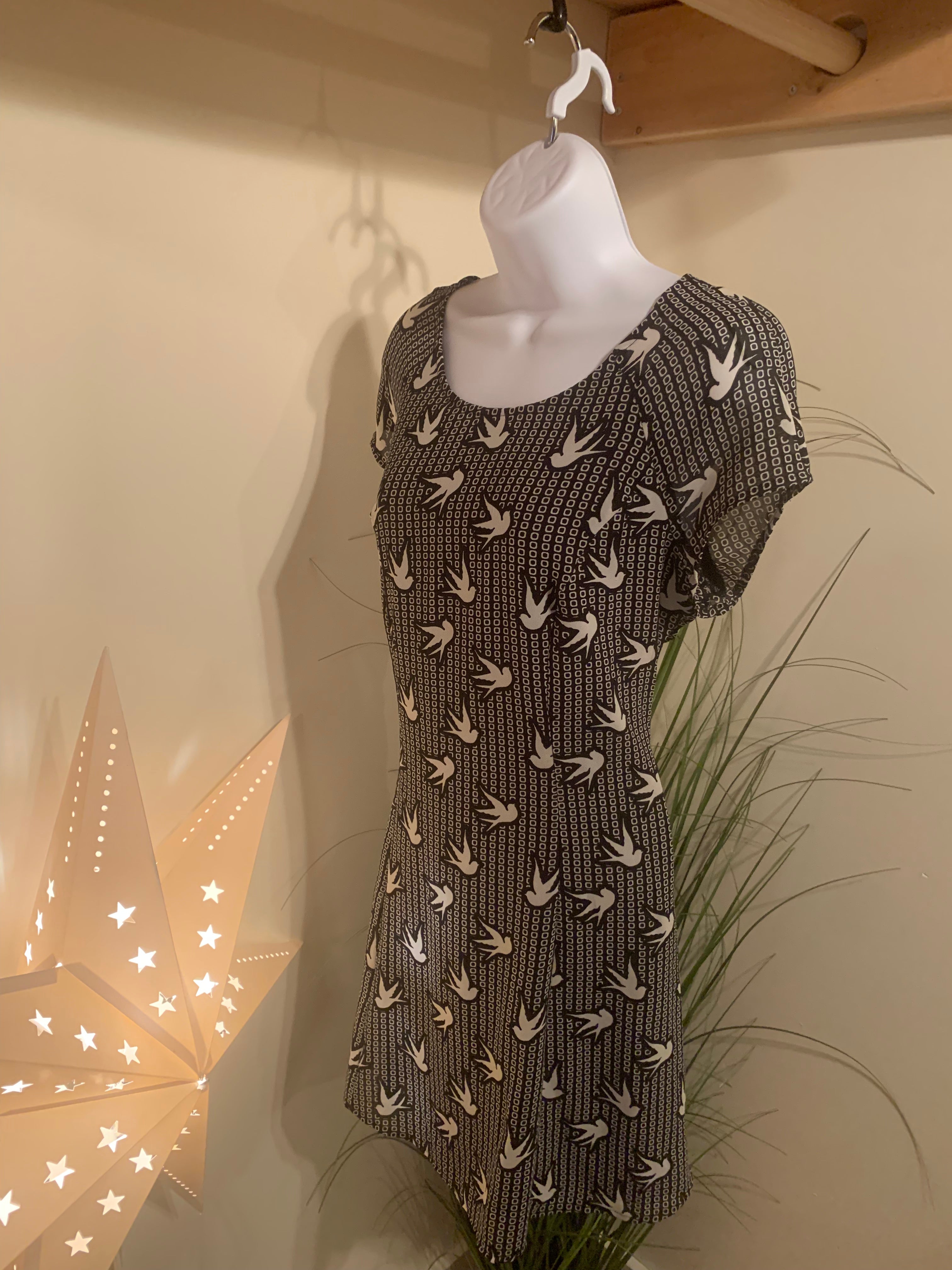 DIVIDEND BY H&M DRESS - Consigned with VARDO Vintage & Valuables vvvardo.ca