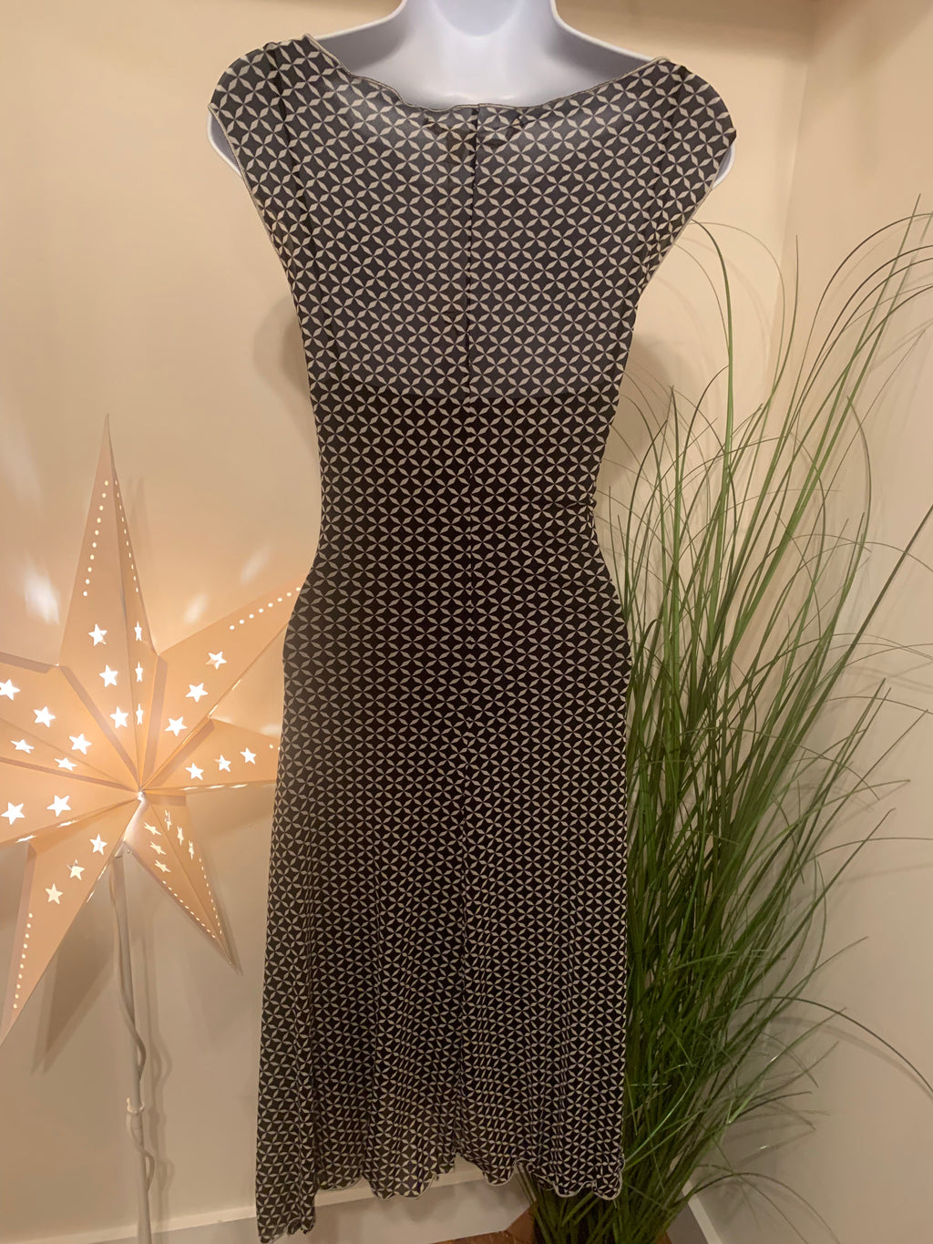 MAX STUDIO DRESS - Consigned with VARDO Vintage & Valuables vvvardo.ca