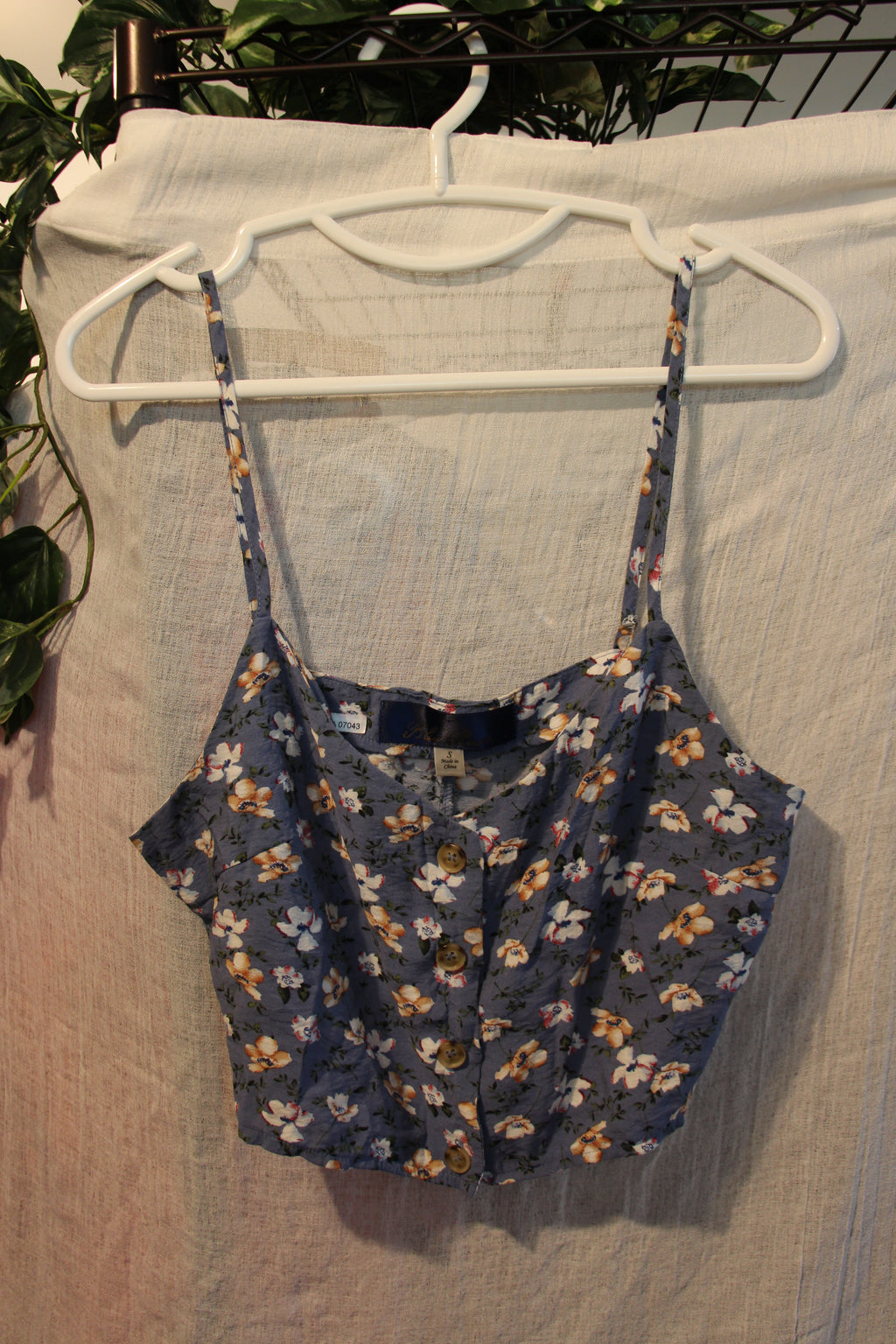 Size S Blue Rair Spaghetti Strap Front Button Closure Floral Blue Halter Top Consignment