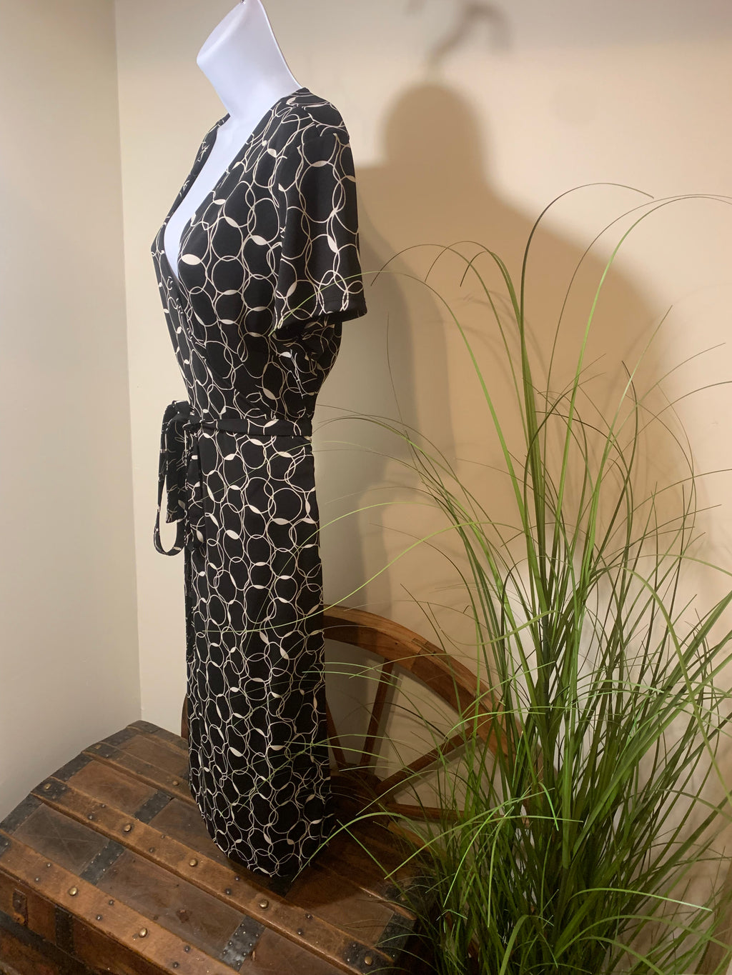 STUDIO by LIZ CLAIBORNE - Black Short Sleeve Dress with White Circular Pattern- Wrap-Around
