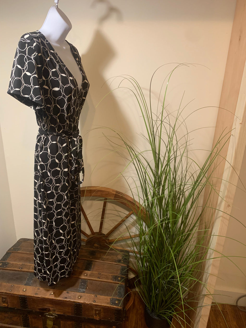 STUDIO by LIZ CLAIBORNE - Black Short Sleeve Dress with White Circular Pattern- Wrap-Around