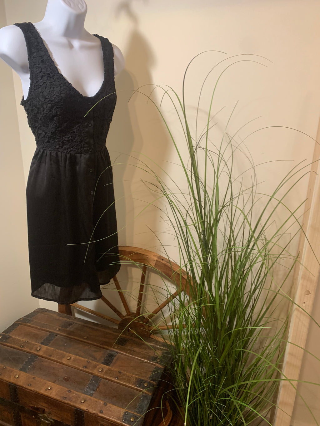 BELINDA BUTTON DOWN SKATER DRESS - Consigned with VARDO Vintage & Valuables vvvardo.ca