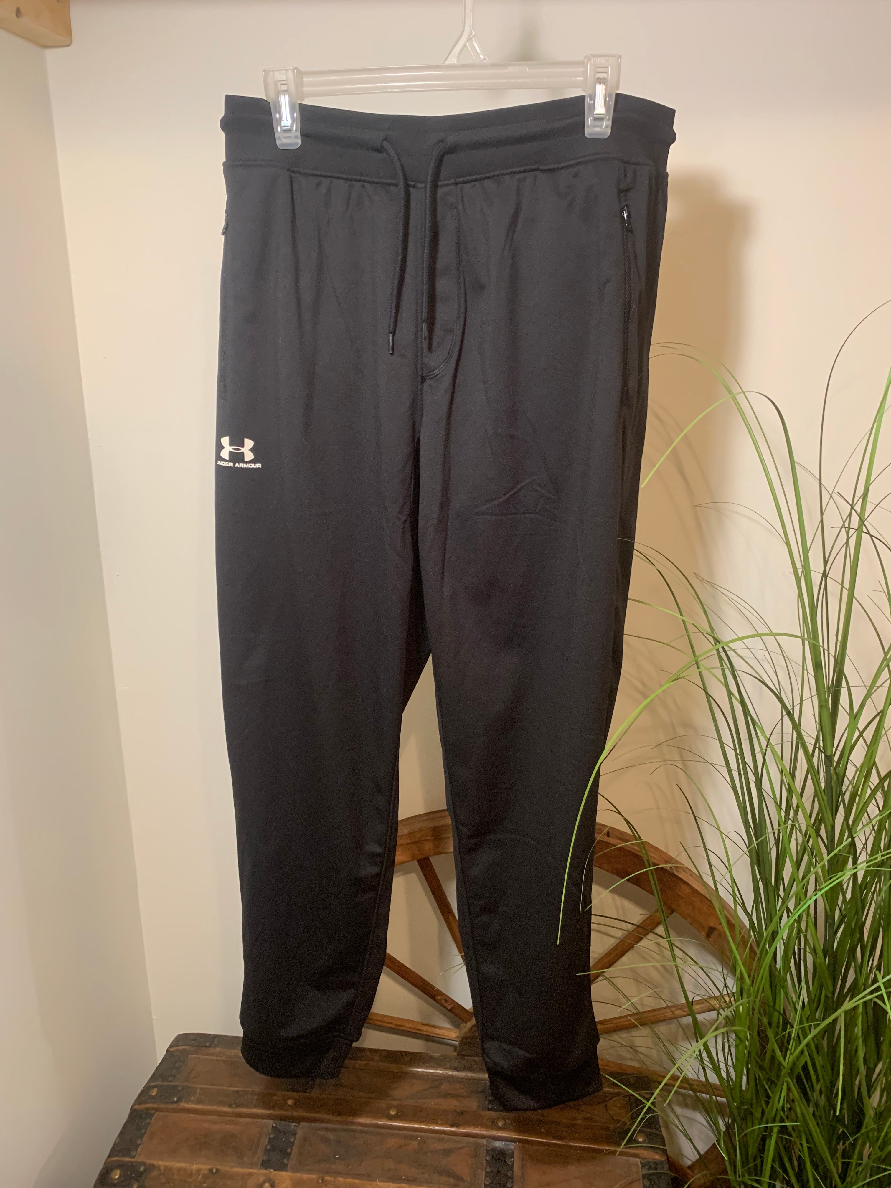 UNDER ARMOR JOGGERS - Consigned with VARDO Vintage & Valuables vvvardo.ca