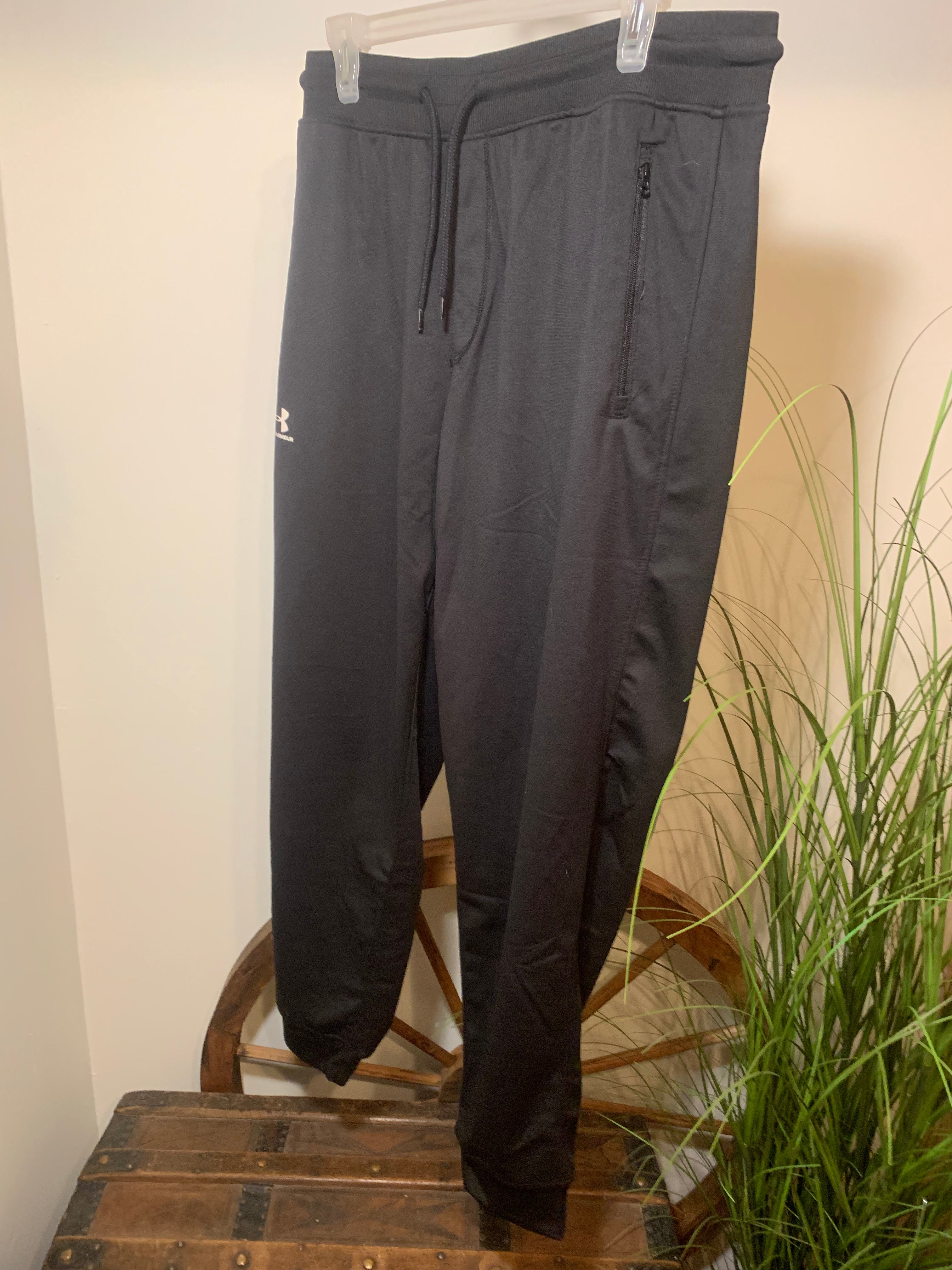 UNDER ARMOR JOGGERS - Consigned with VARDO Vintage & Valuables vvvardo.ca