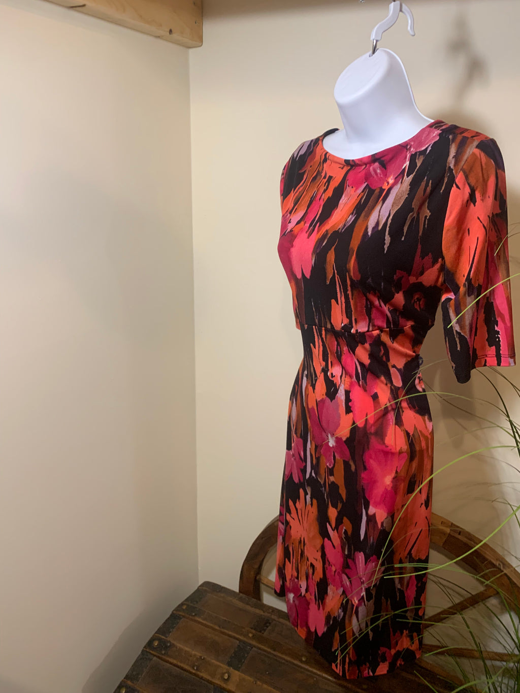Abstract Floral Dress- elbow length sleeves- buttoned collar cut out - gathered bust line and side waist. ￼