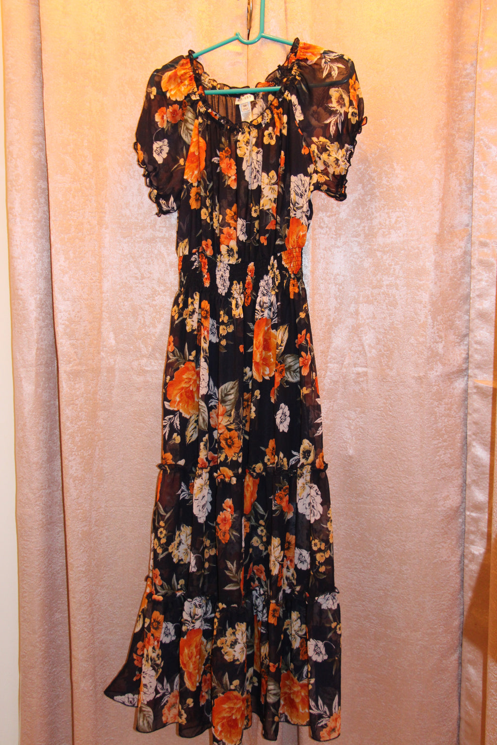 Consignment  boutique Size 14W Kate-Lily Off the Shoulder Short Sleeve Black Maxi Dress with Floral Print