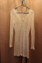 Size XS/S Knit Long Sleeve White Fitted Dress Consignment