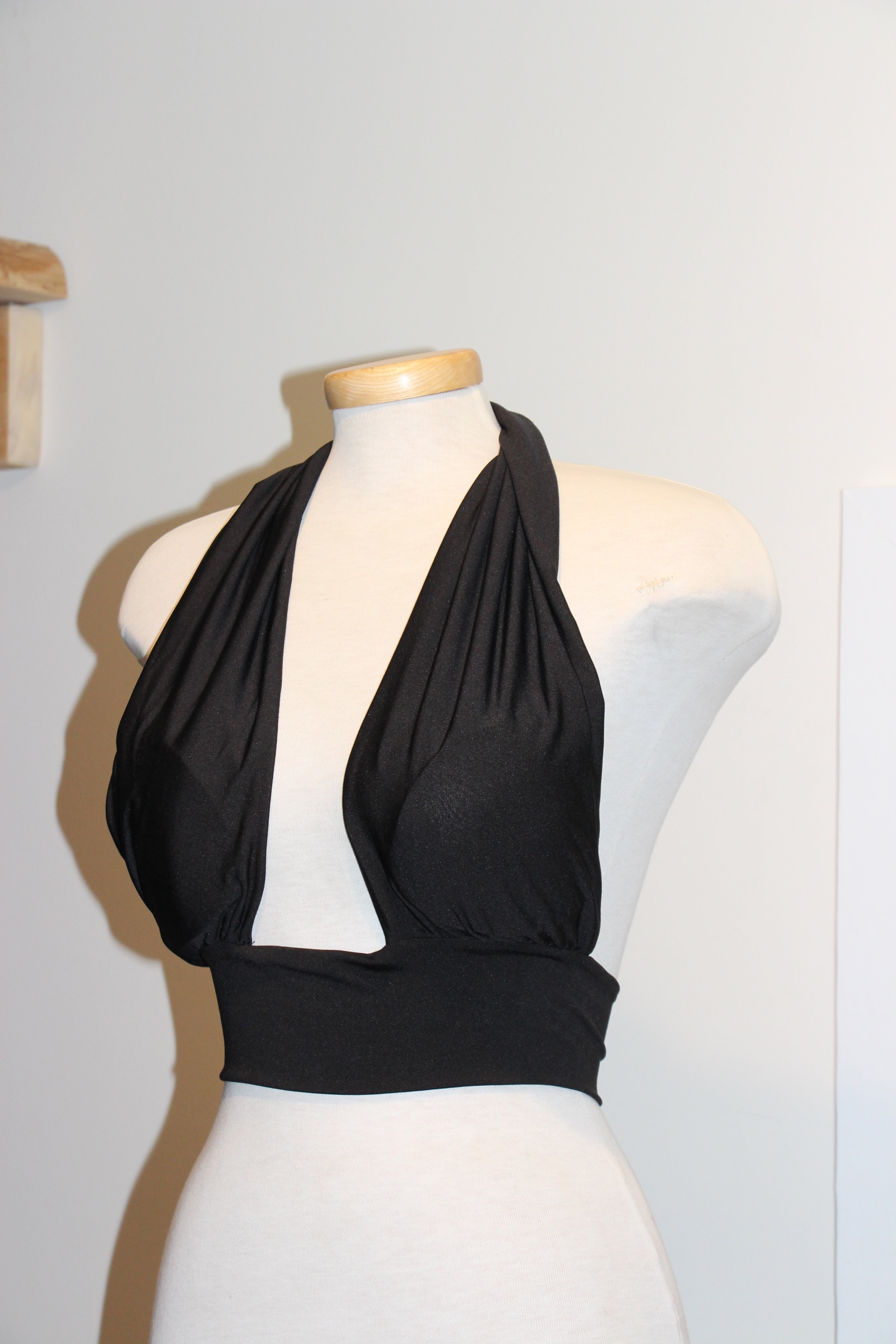 Size S Ropalia Halter Crop Top with Band Consignment