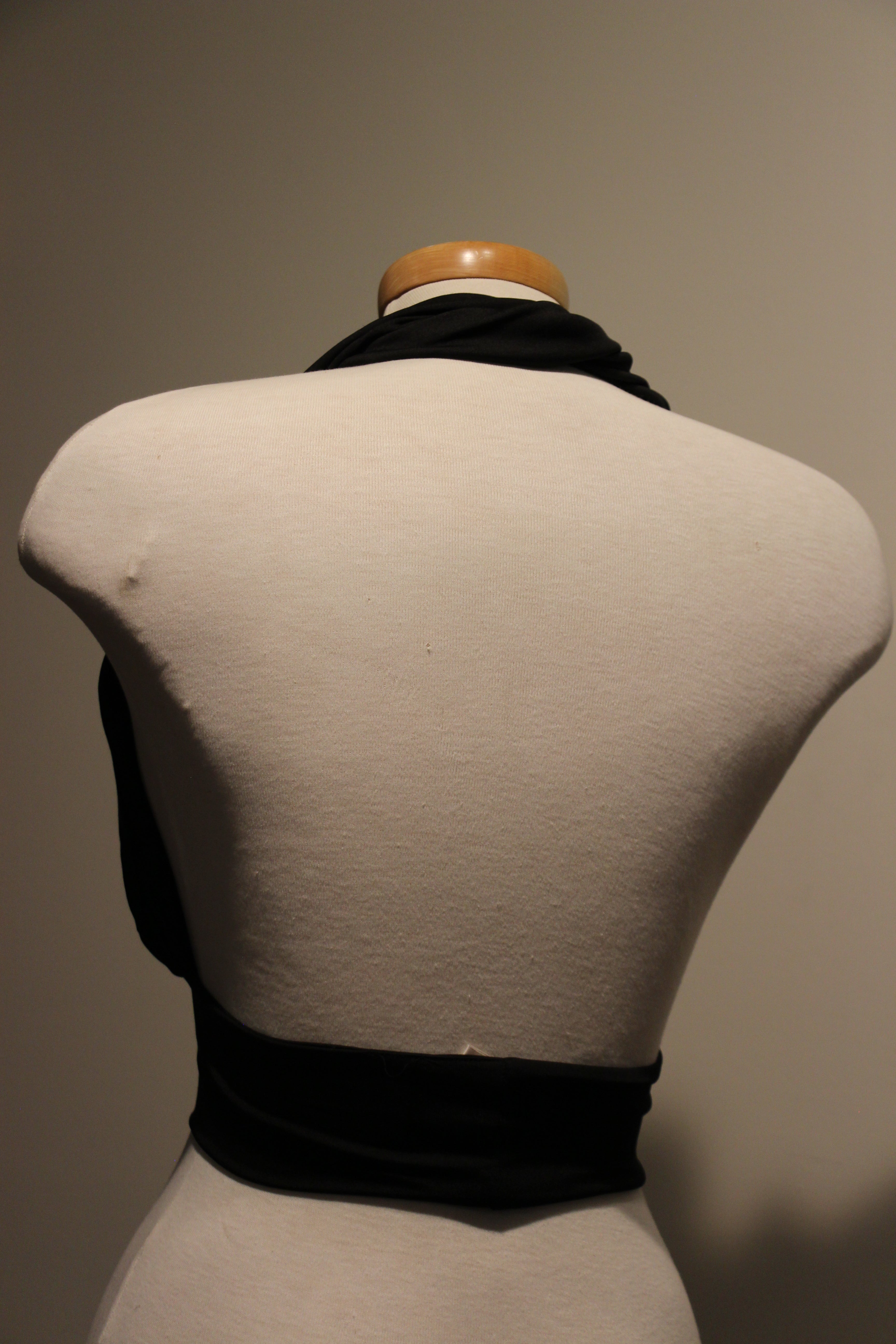 Size S Ropalia Halter Crop Top with Band