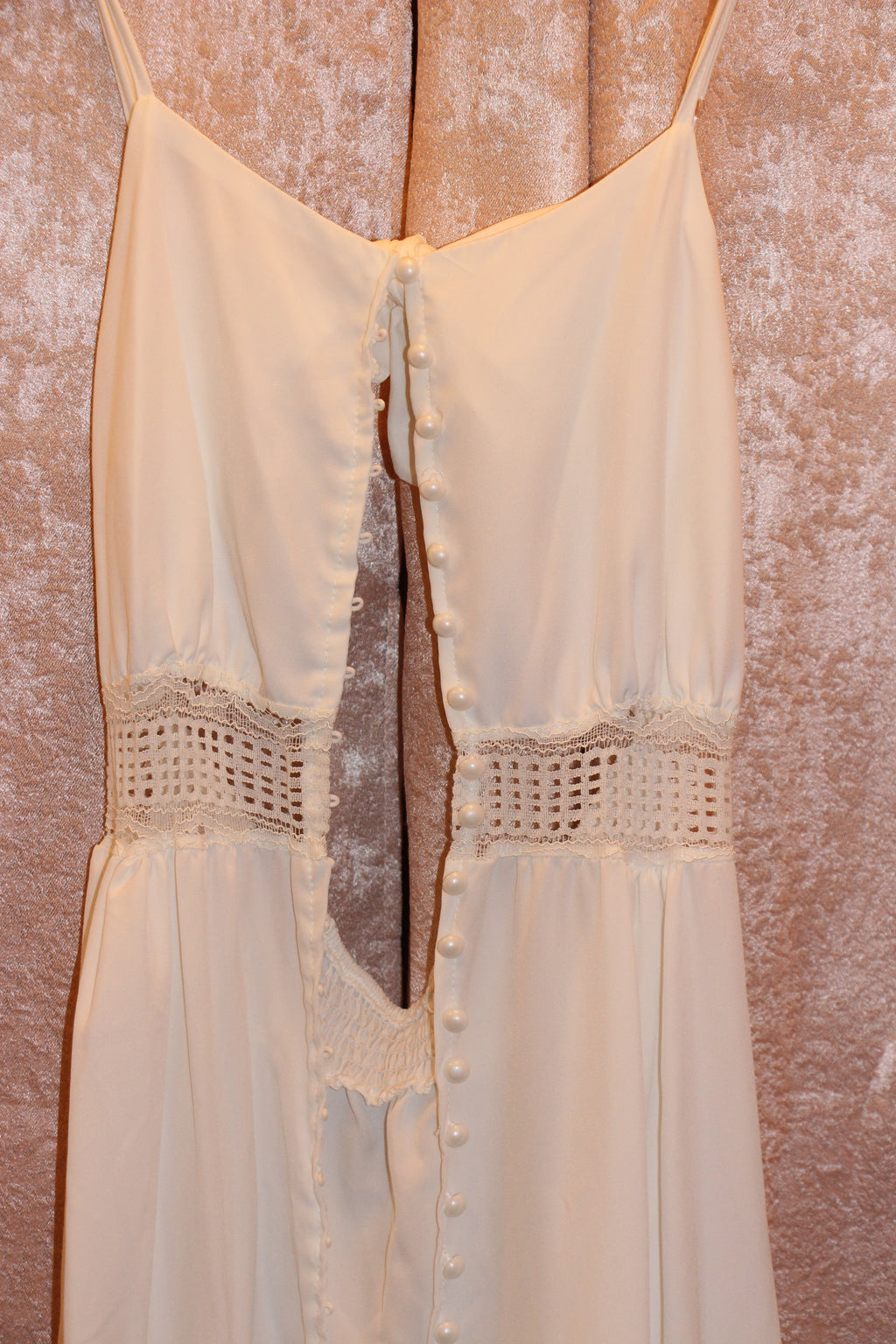 Consignment boutique, Size L White Halter Dress with Button Front Lace Panels and Gathered Hem