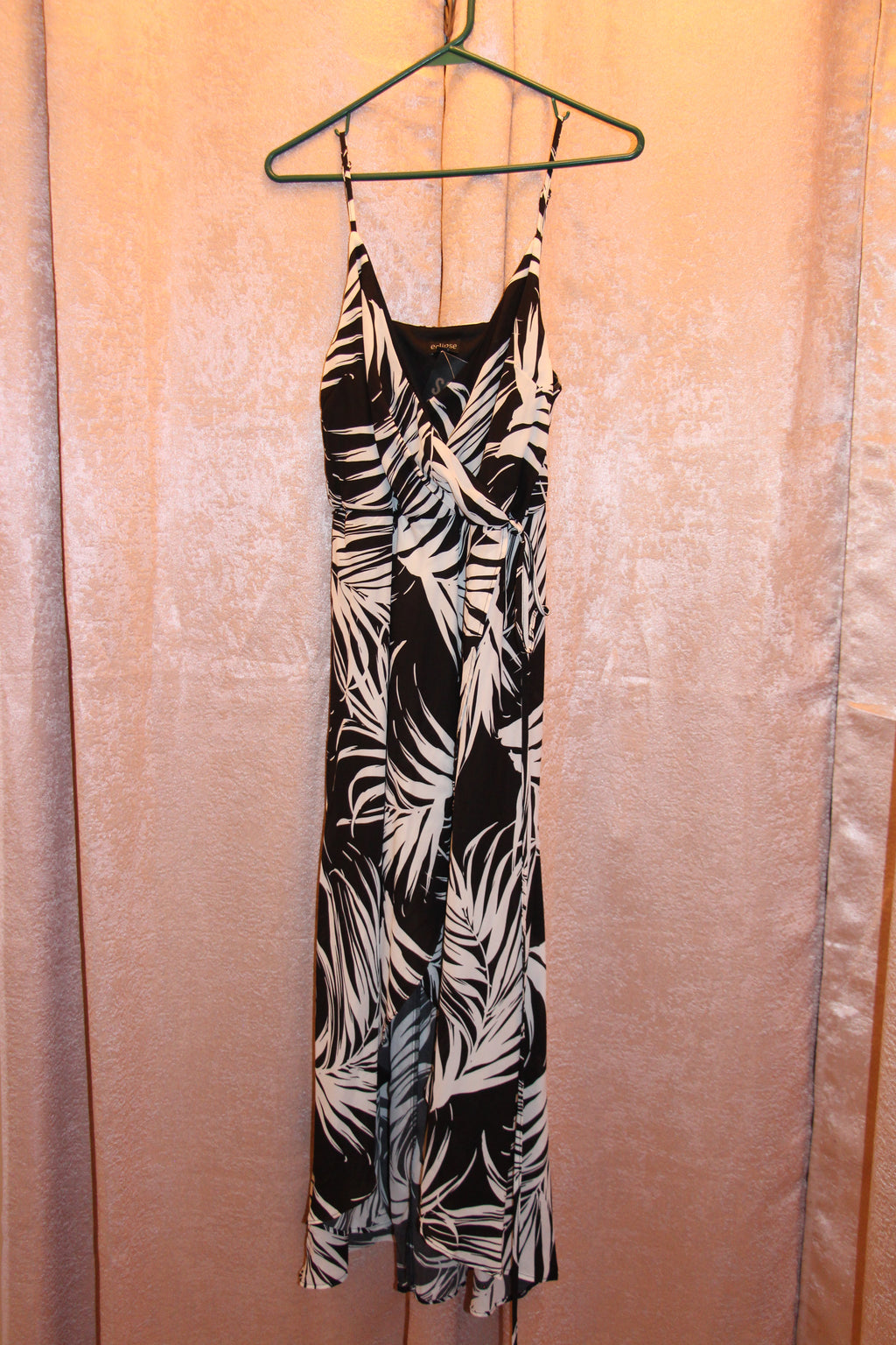 A consignment boutique dress, sleeveless black and white tropical leaf print slip dress NWY size small Eclipse Adjustable Spaghetti Strap Black and White Palm Print Asymmetrical Skirt Hem Dress