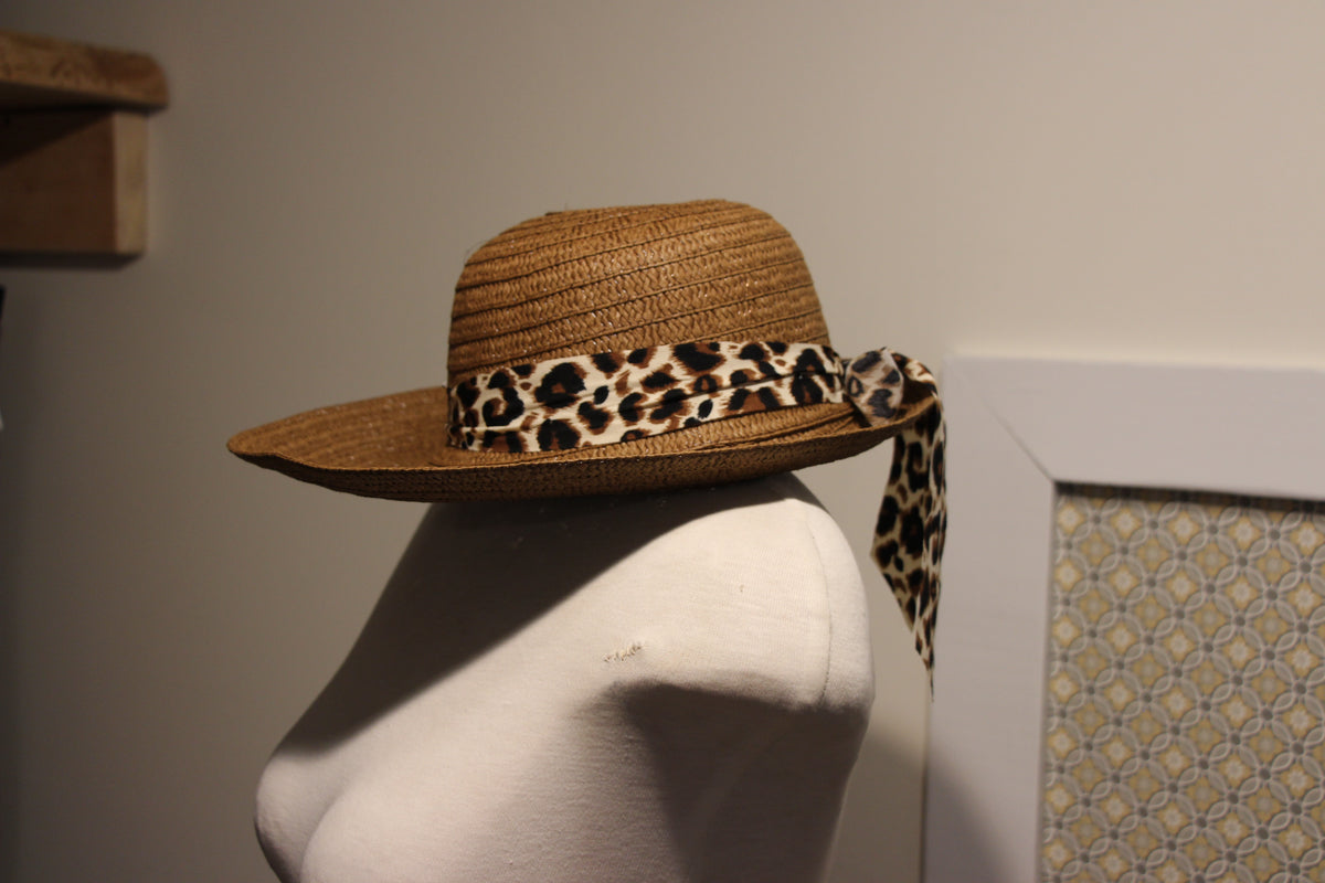 Brown Straw Beach Hat with Cheetah Print Ribbon consignment