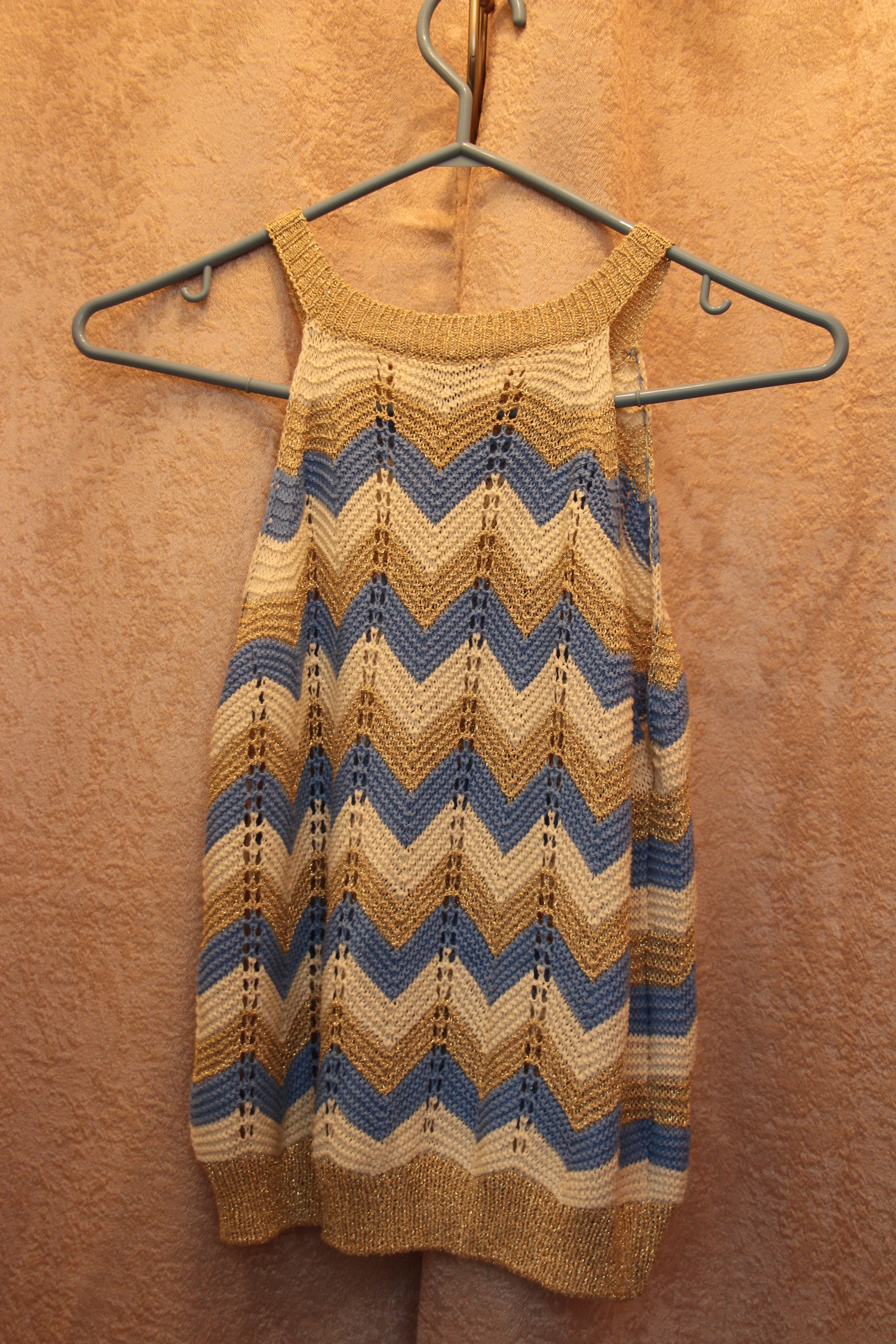Size M/L Floris Knit Sleeveless Chevron Top