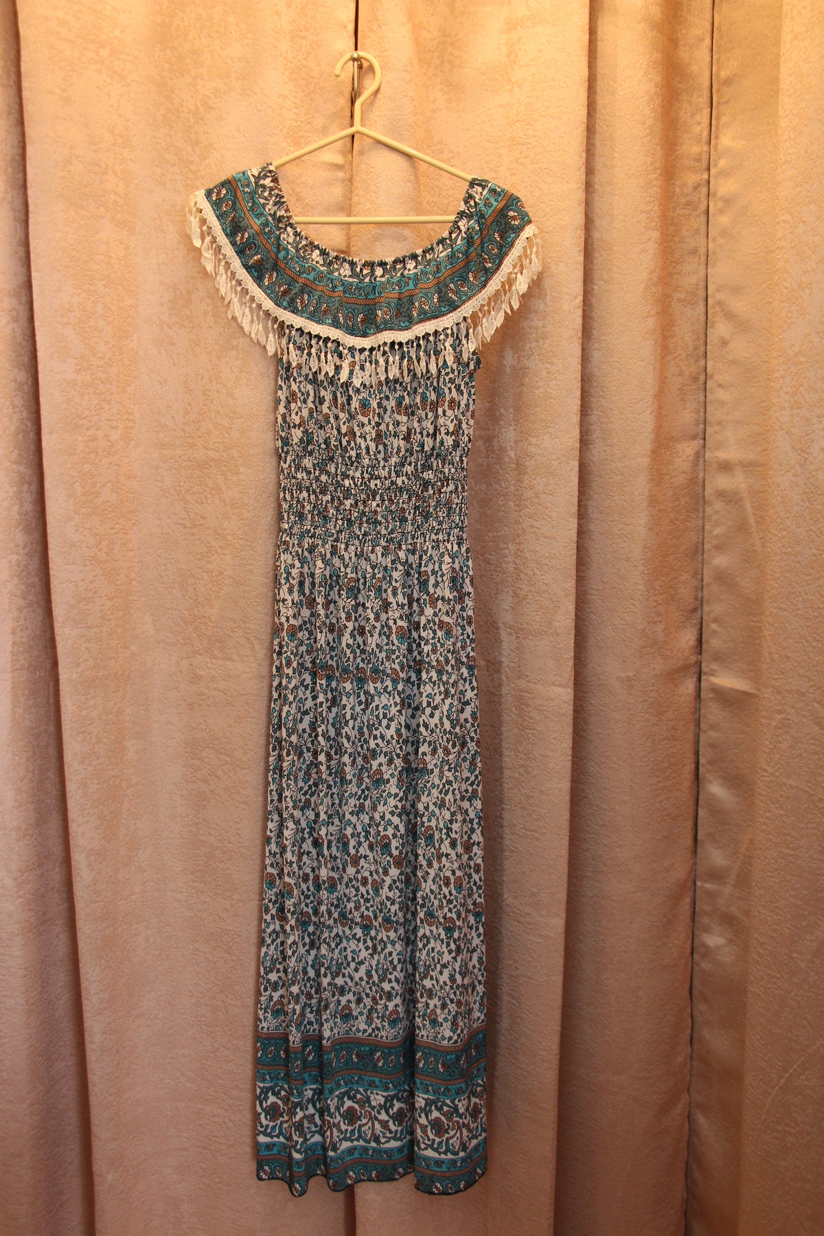 Size S/M Boho Off the Shoulder White Multicolored Floral Feather Lace Detailed Maxi Dress Consignment