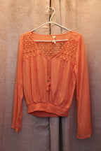 Size S Razzle Dazzle Boho Knit 100% Rayon Long Flared Sleeve Blouse Consignment