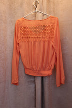 Size S Razzle Dazzle Boho Knit 100% Rayon Long Flared Sleeve Blouse