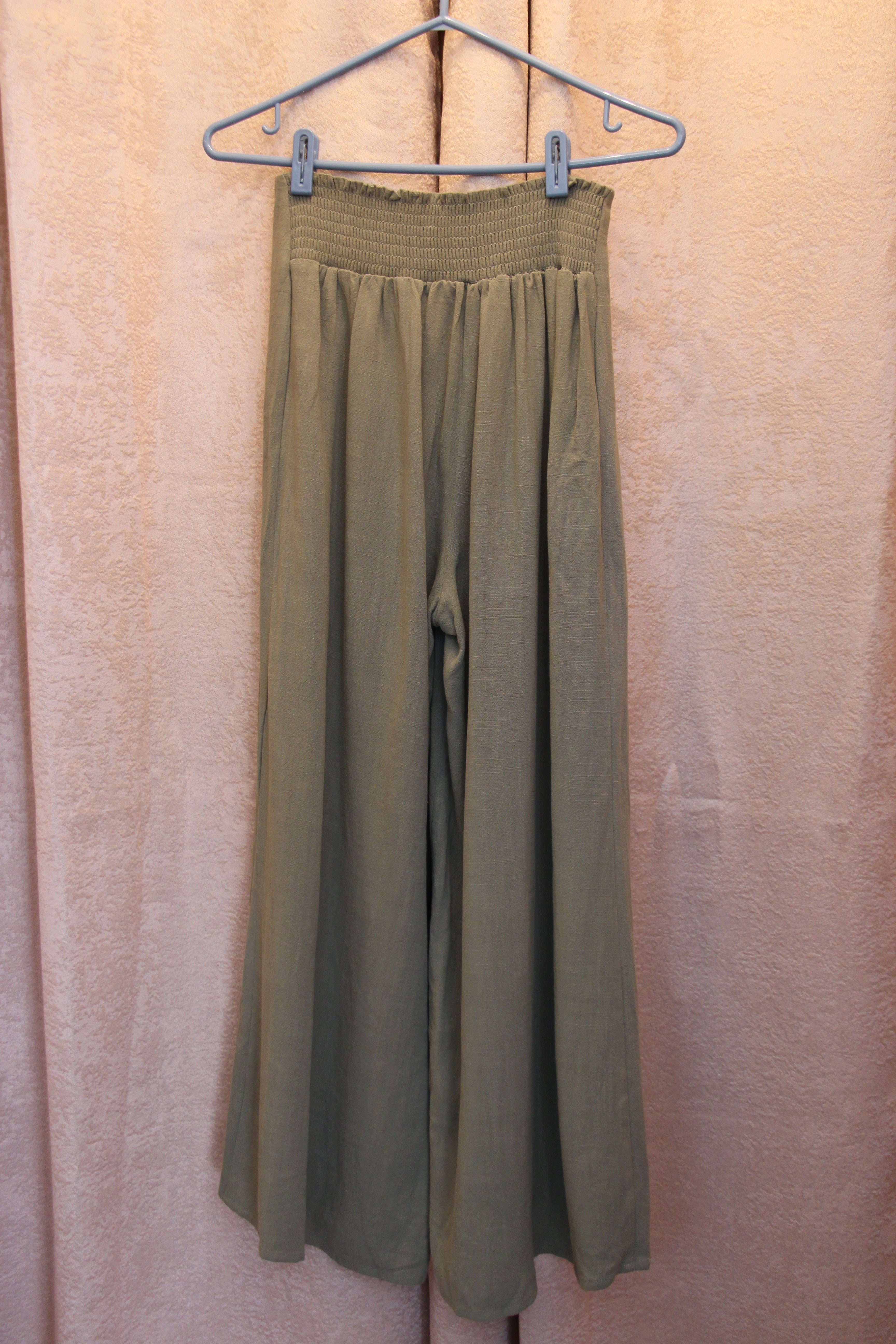 Size M Sienna Sky Green Gaucho Pants