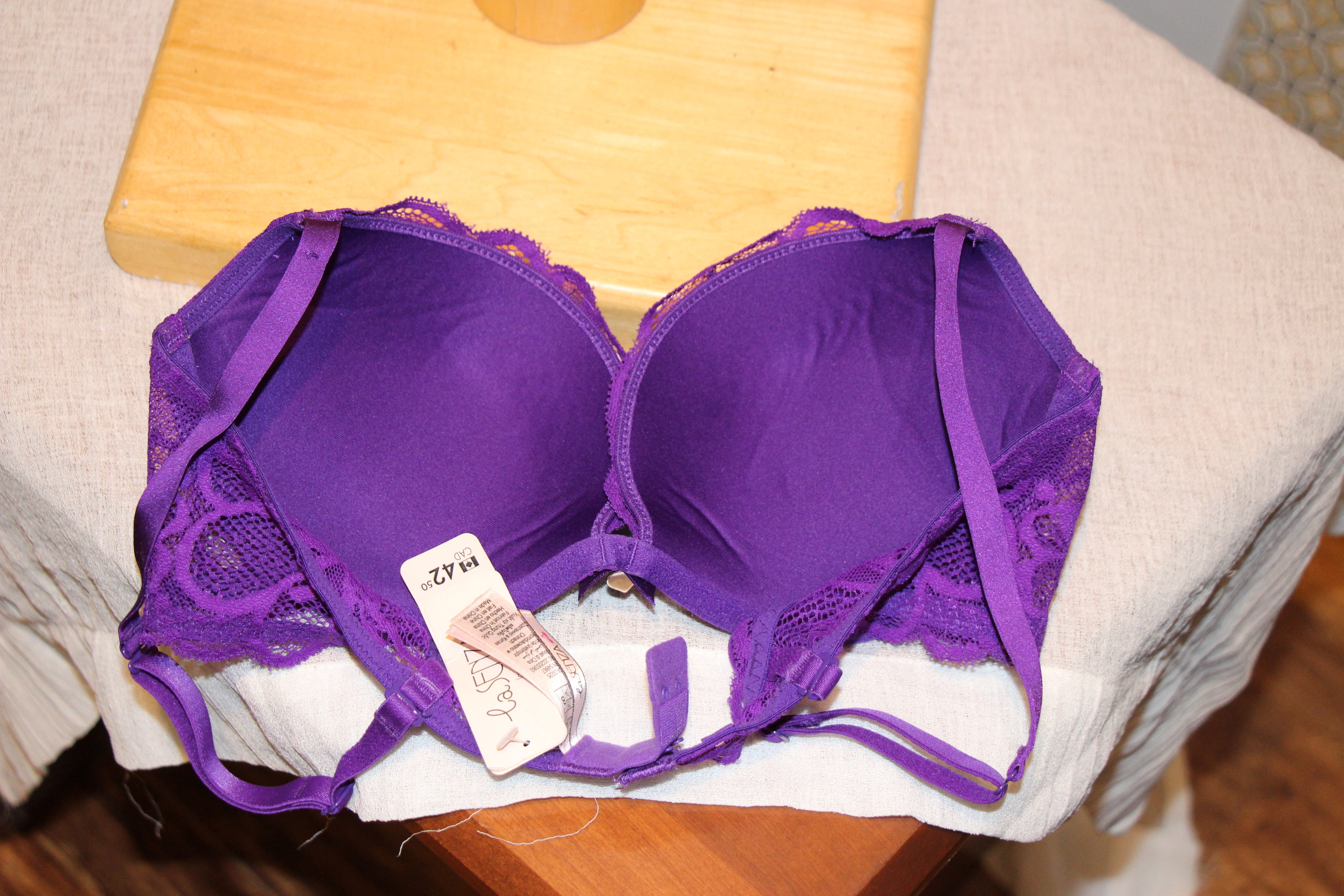 Size 34B La Senza Purple Lace Back Closure Bra