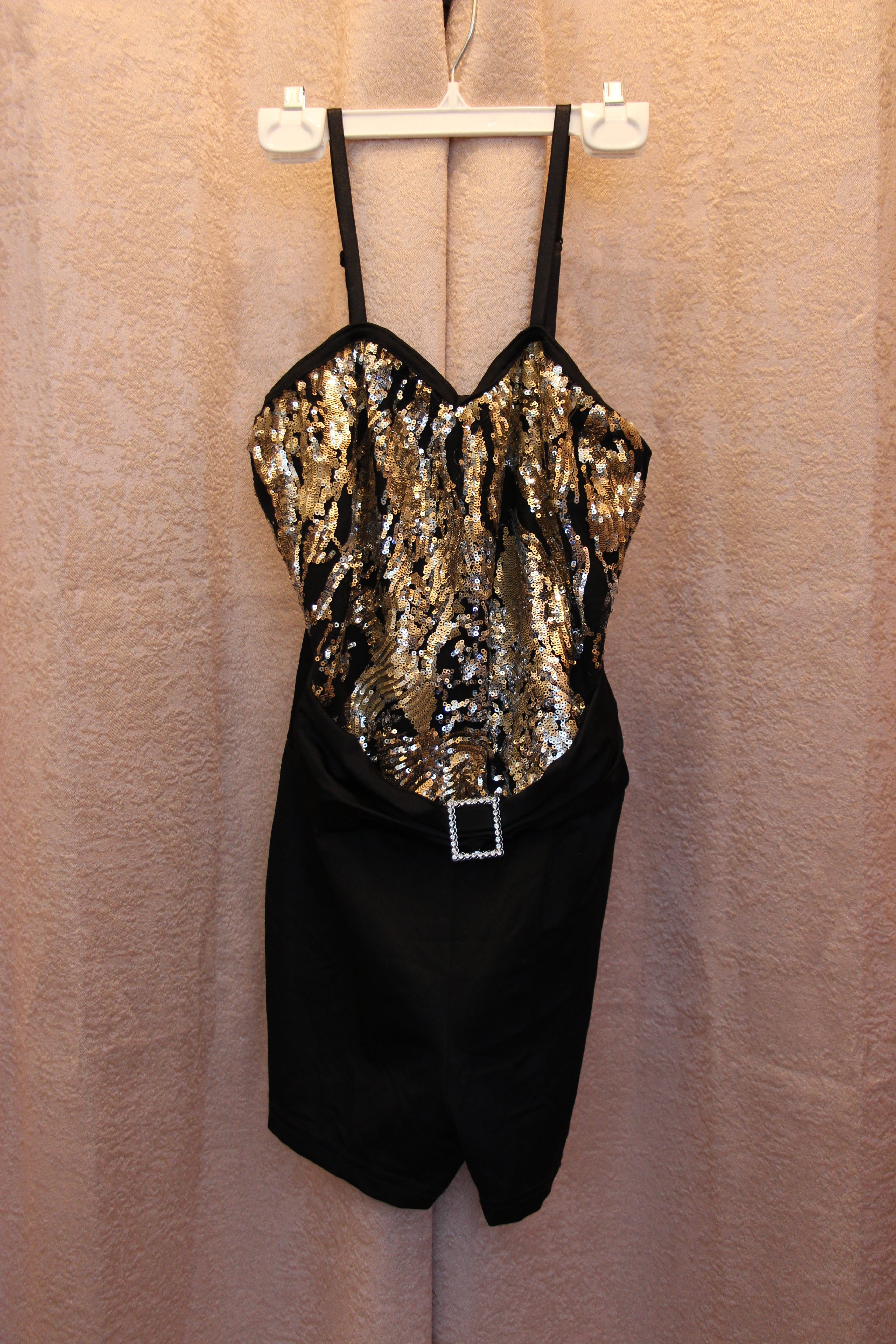 Size M Costume Gallery Adjustable Spaghetti Strap Gold/Silver Sequins Black Stretch Romper Consignment