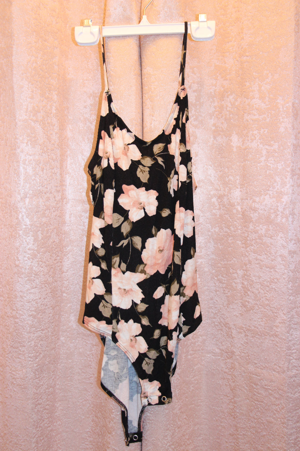 Size S Soft & Sexy Rib Floral Print Snap Crotch Sleeveless Spaghetti Strap Ribbed One Piece Consignment