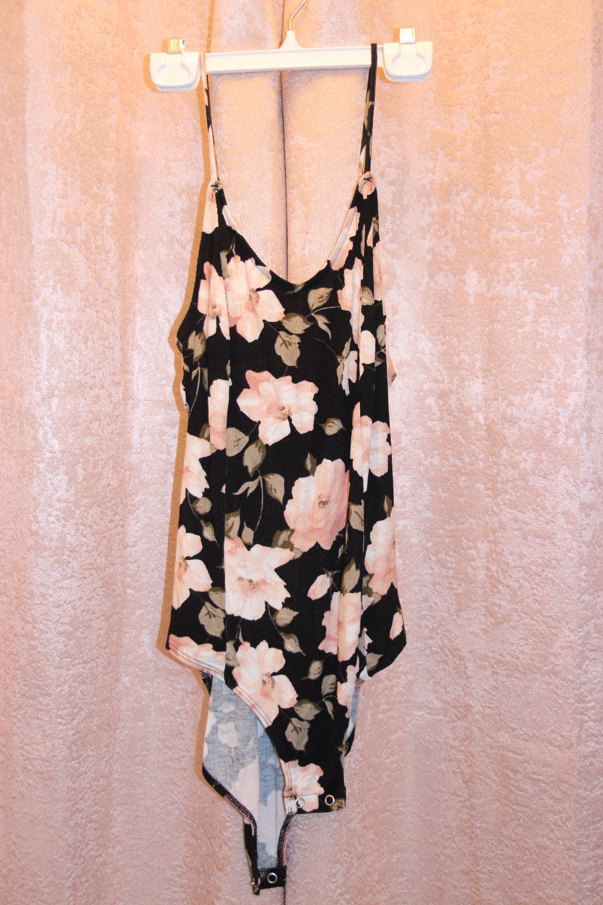 Size S Soft & Sexy Rib Floral Print Snap Crotch Sleeveless Spaghetti Strap Ribbed One Piece Consignment