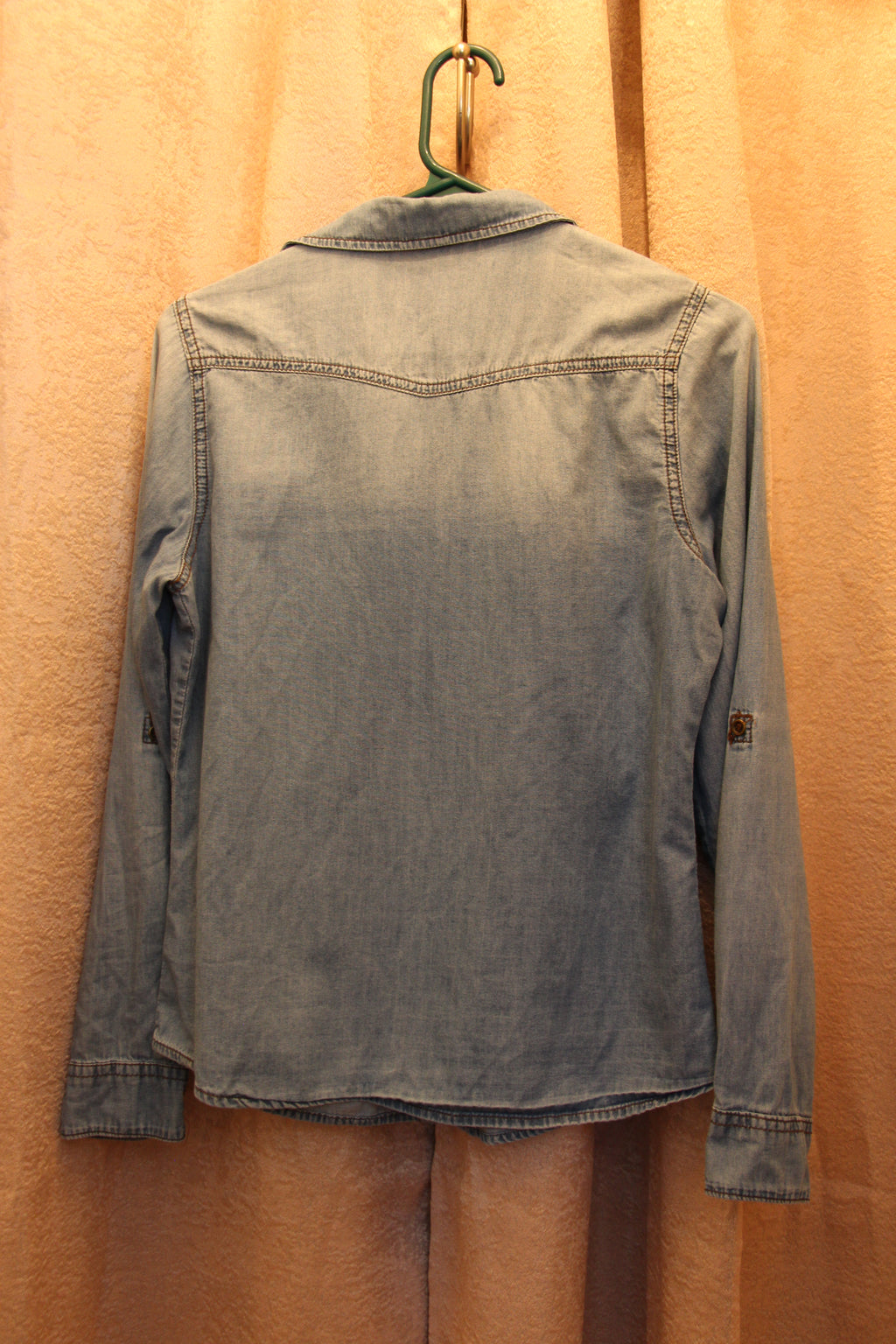Size S Iris Los Angeles Button Up Long Sleeve Denim Shirt