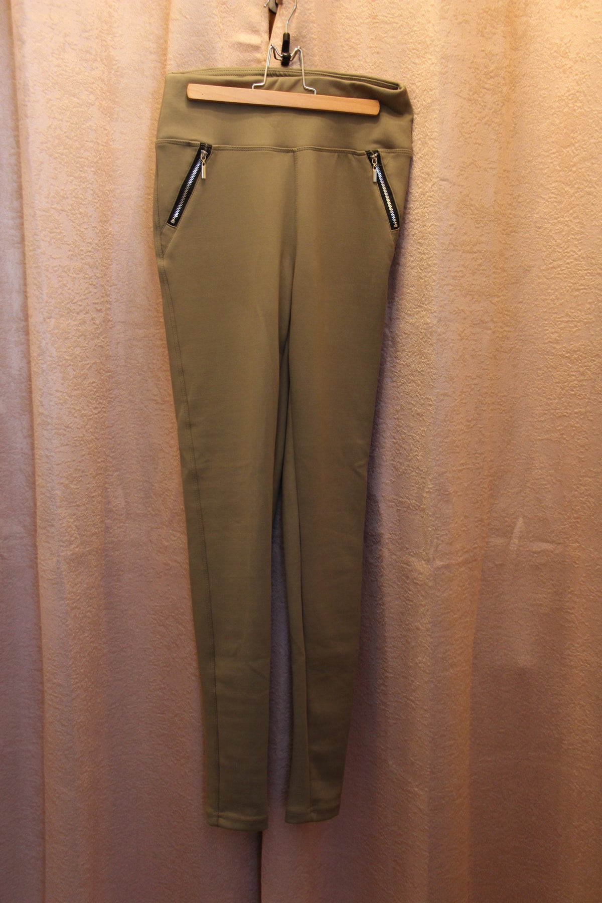 Size M Streetwear Society Green Zipper Pocket Tapered Fitted Pants Vardo Vintage and Valuables Consign