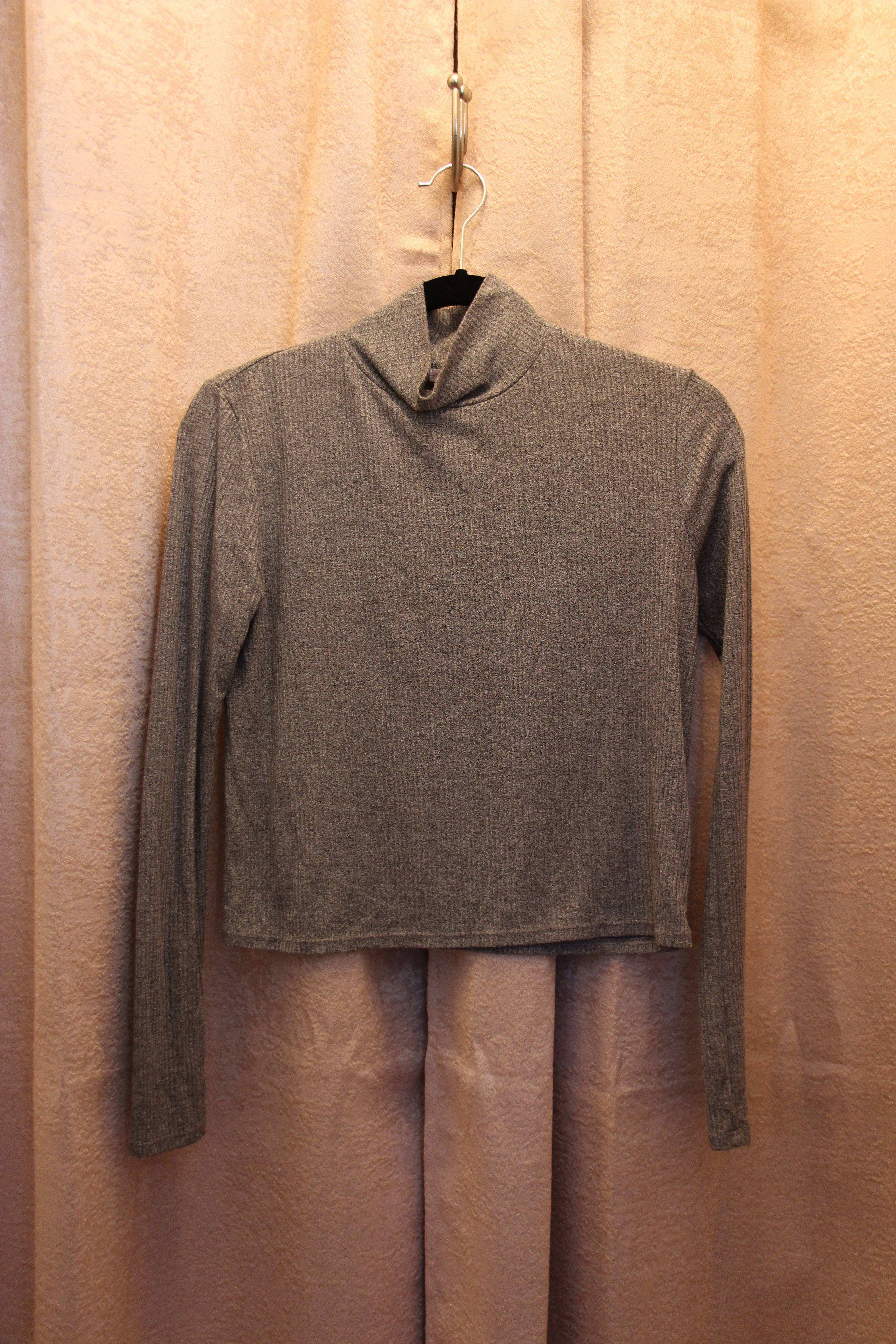 Size XS Antistar Gray Ribbed Mock Neck Long Sleave Shirt Vardo Vintage and Valuables Consignment