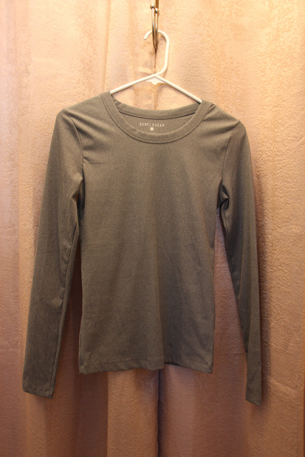 Size S Rebel Sugar Ribbed Grey Long Sleeve Shirt - Grey (Women's Small) on consignment